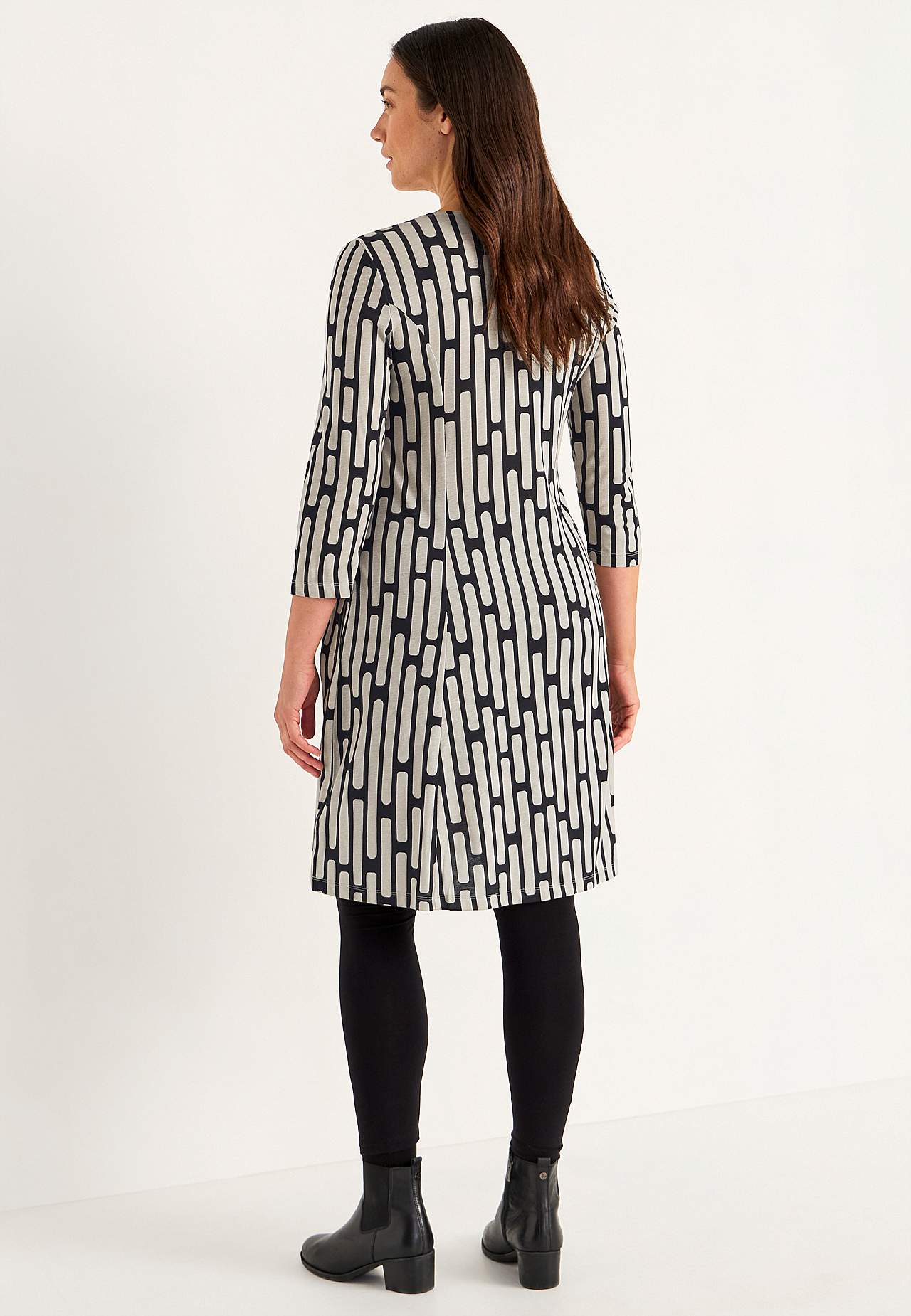 Patterned jersey dress with pockets