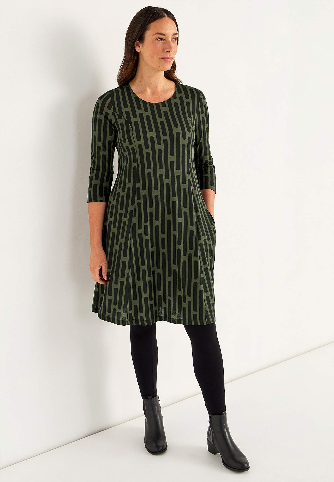 Patterned jersey dress with pockets