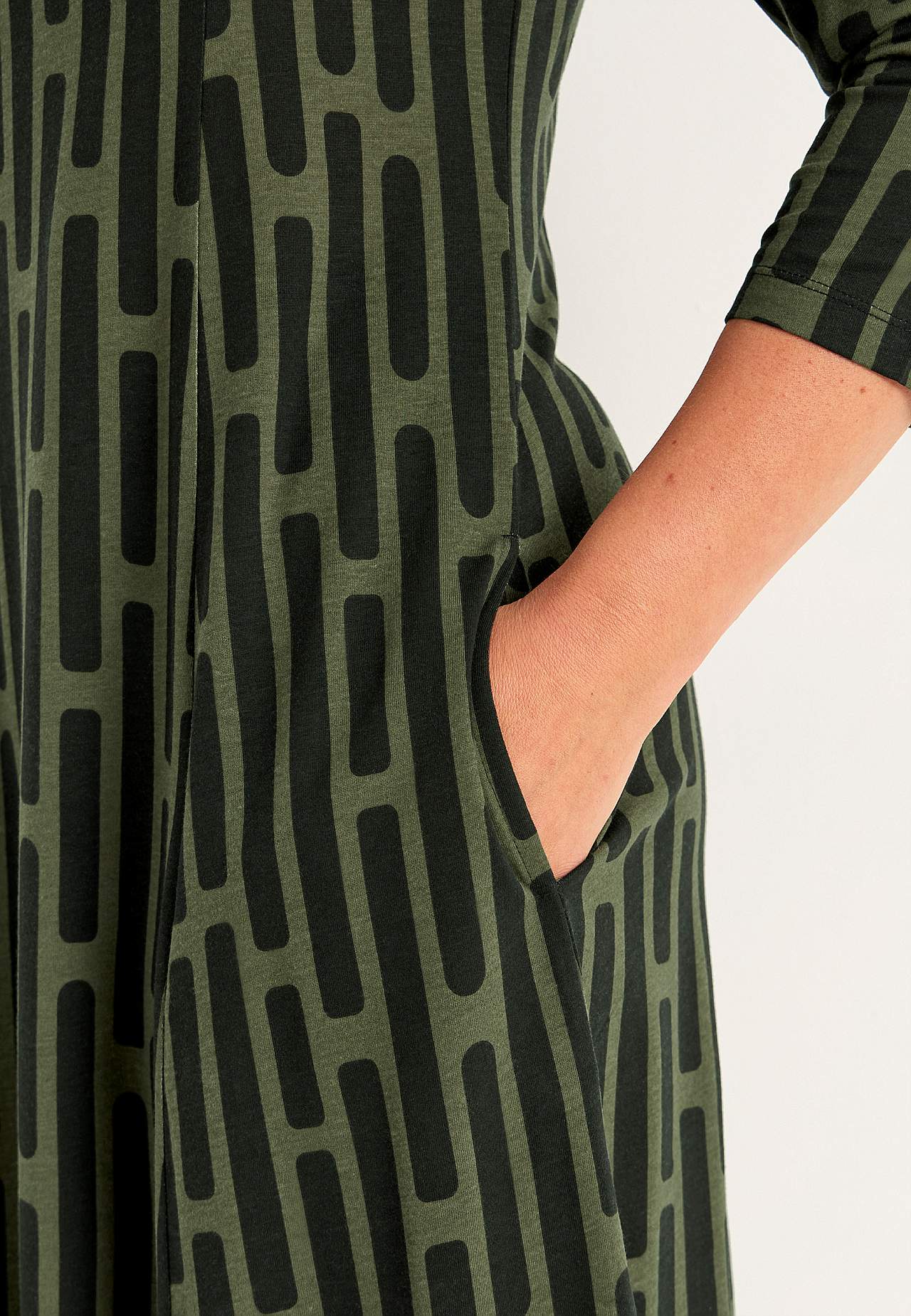 Patterned jersey dress with pockets