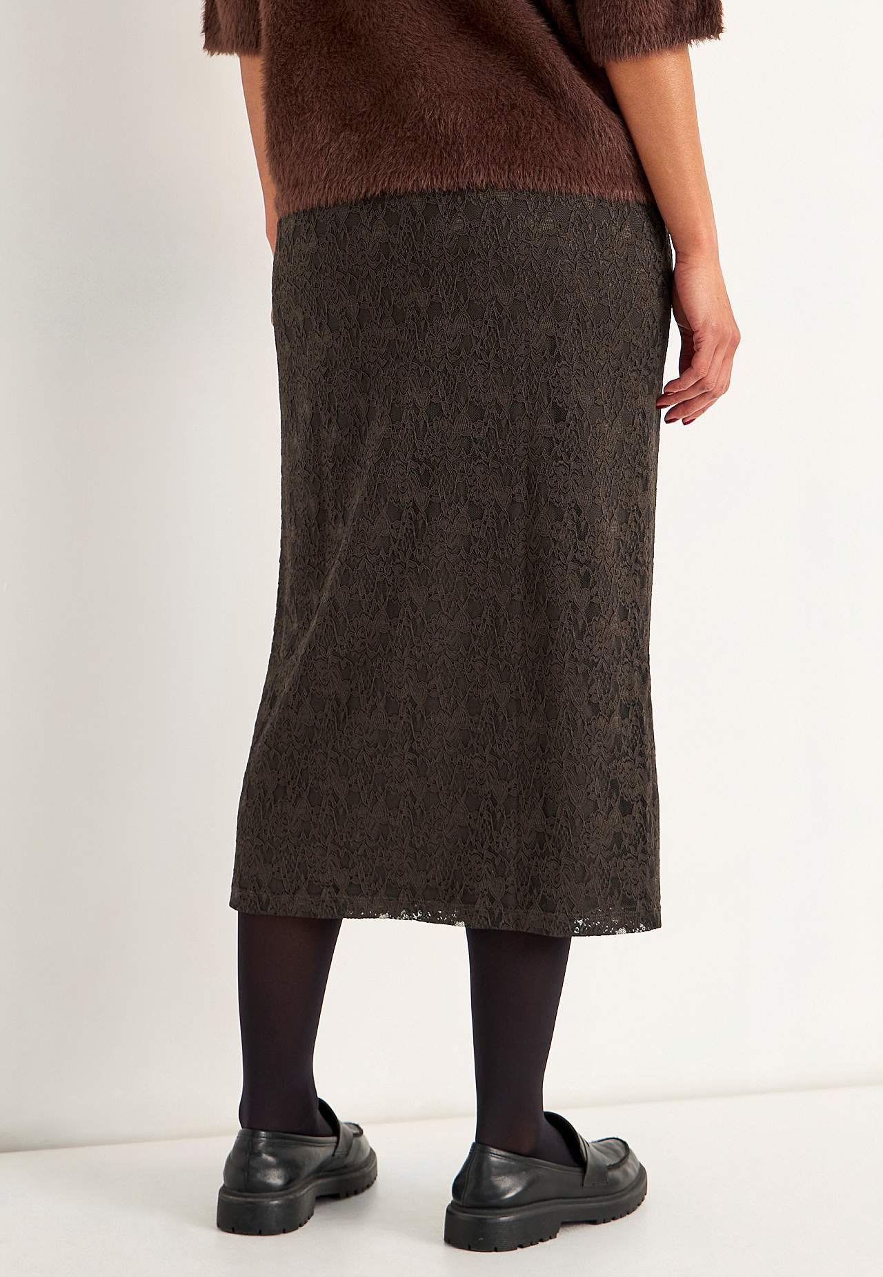 Midi skirt in lace