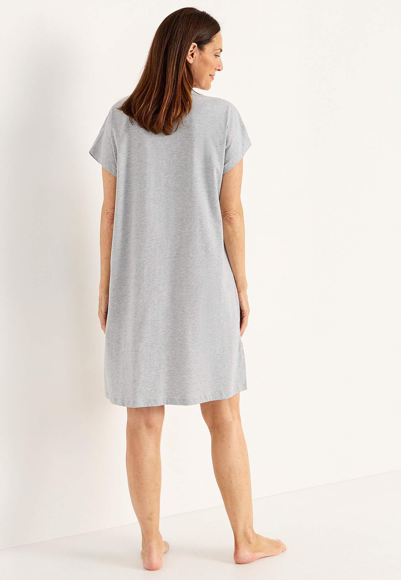 Nightgown with v-neck cut