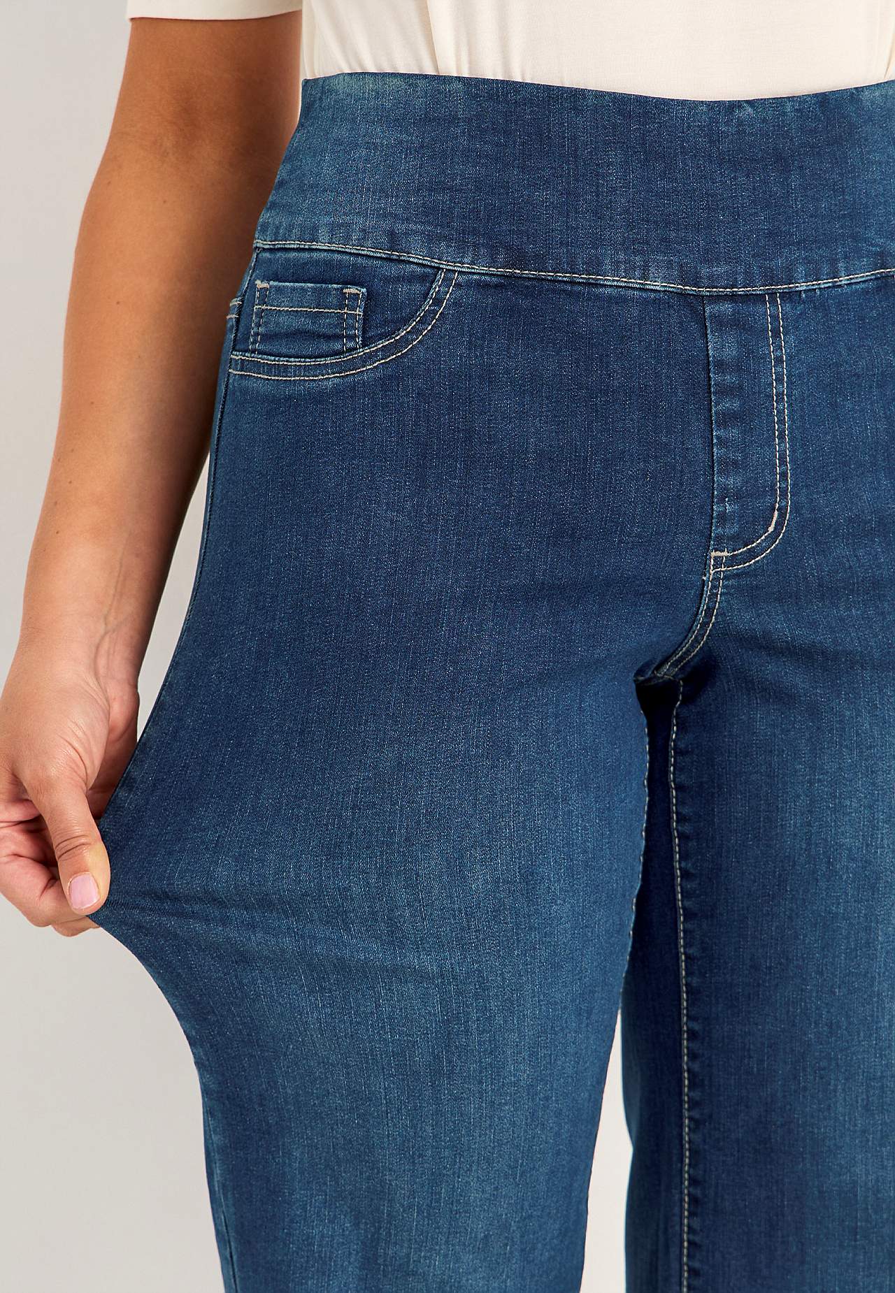Jeans with high elasticized waist