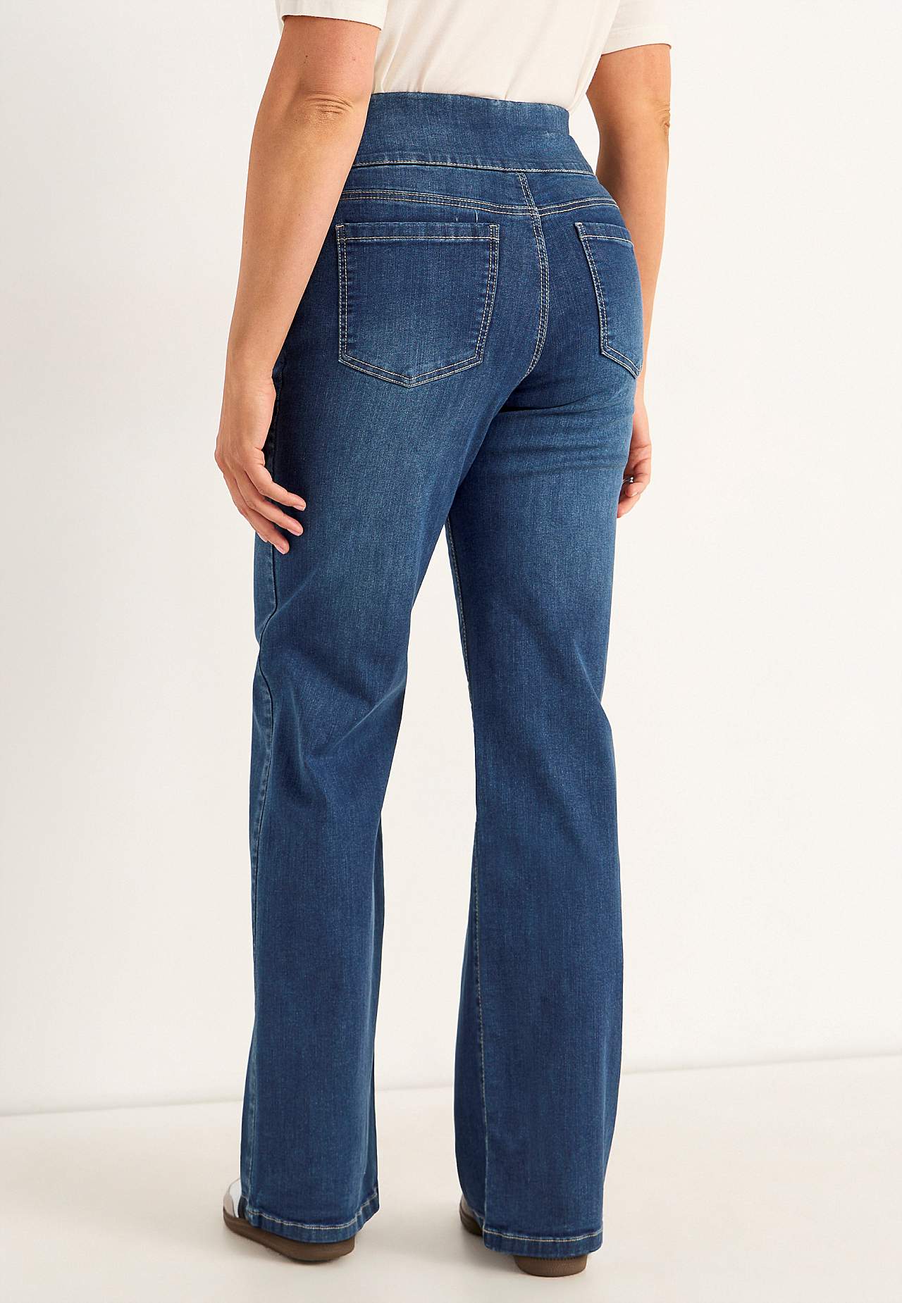 Jeans with high elasticized waist