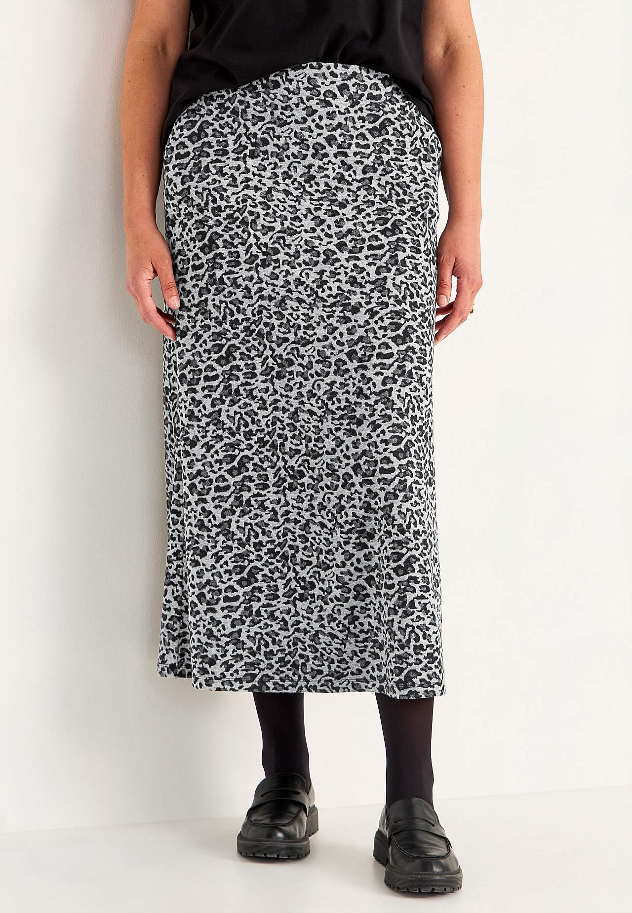 Flared jersey skirt with pockets