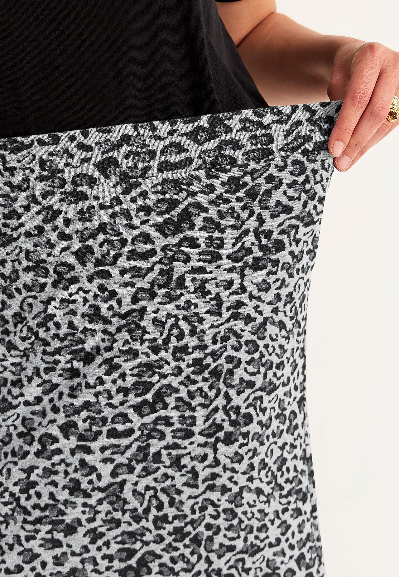 Flared jersey skirt with pockets