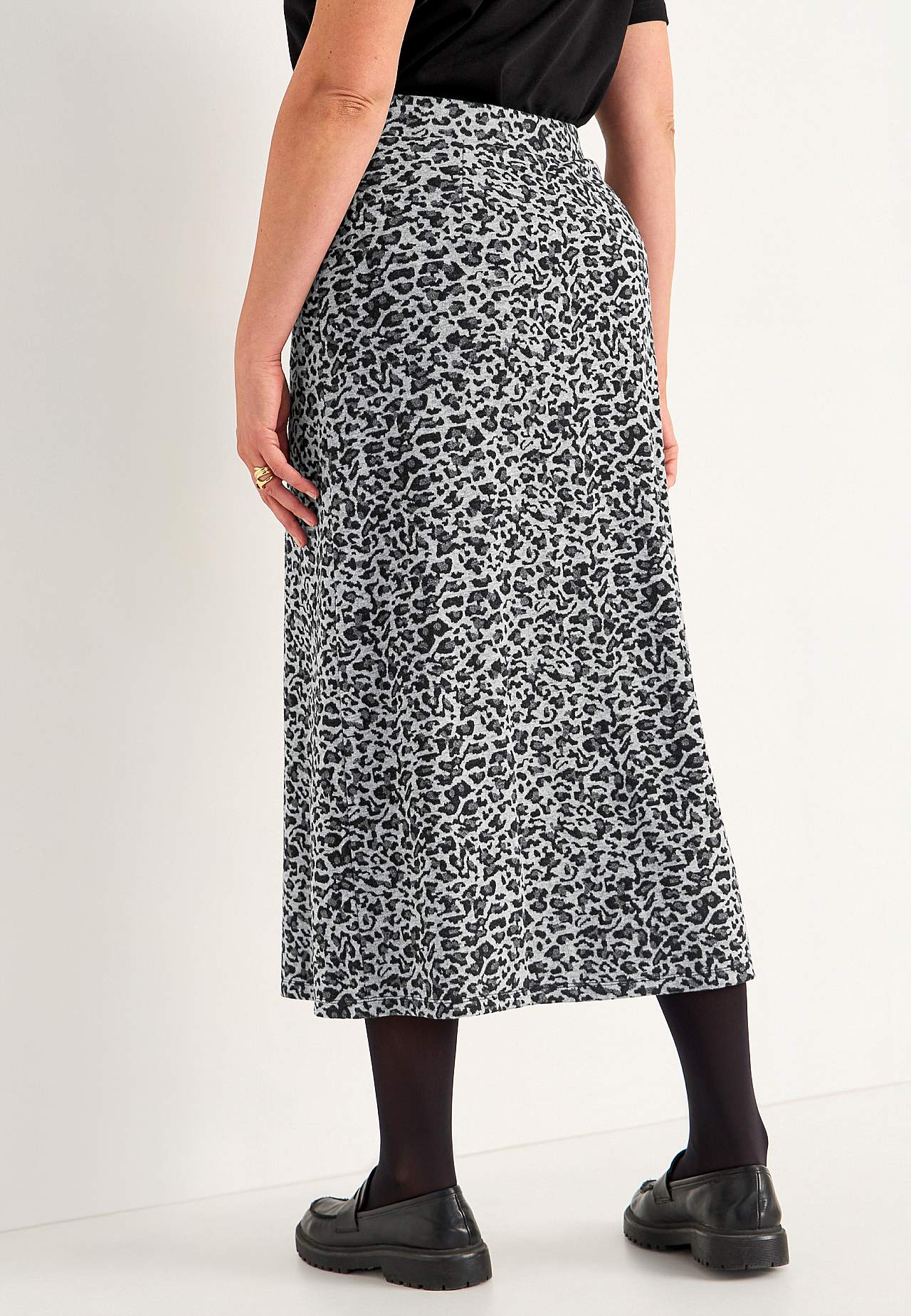 Flared jersey skirt with pockets