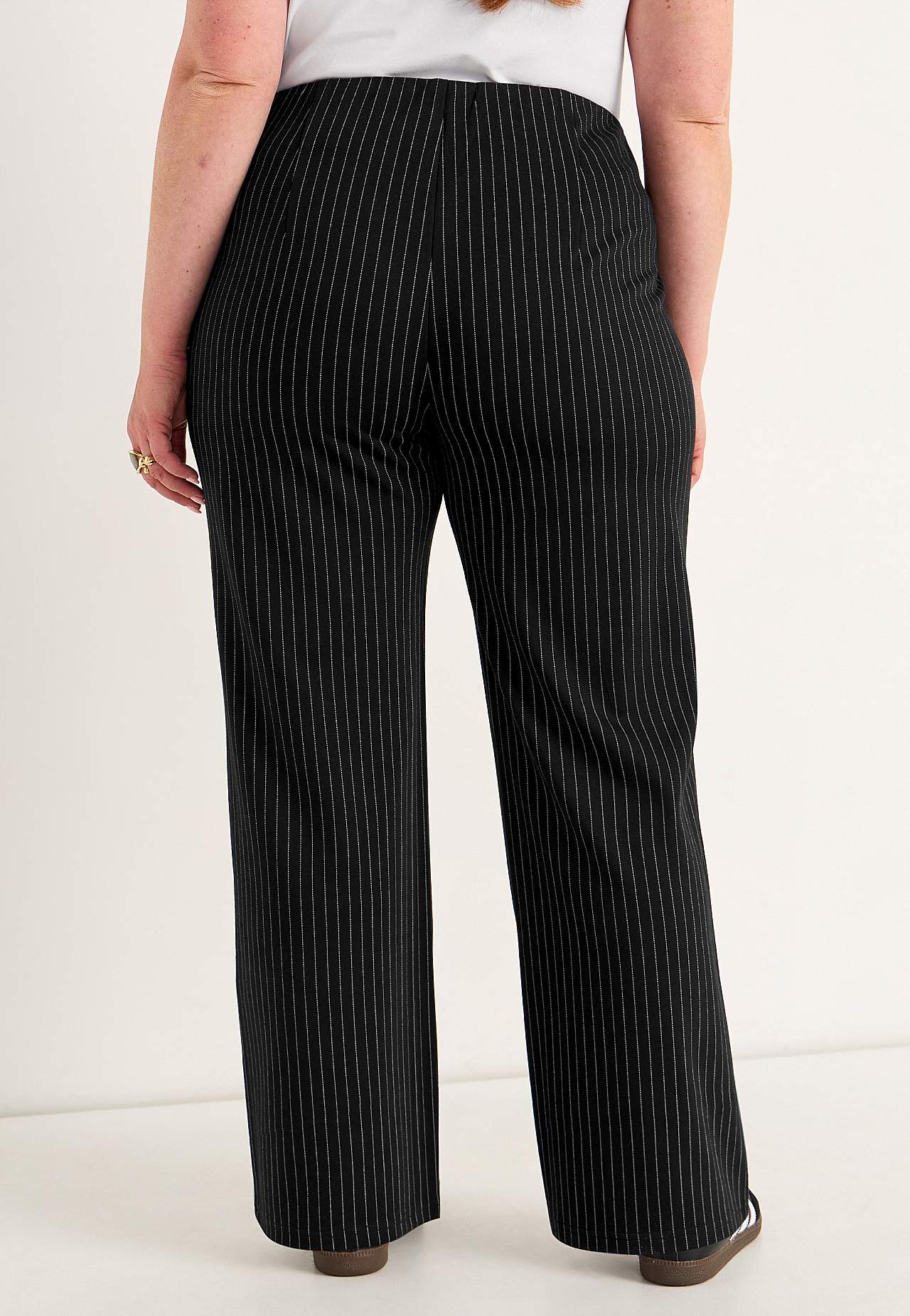 Jersey pants with straight legs