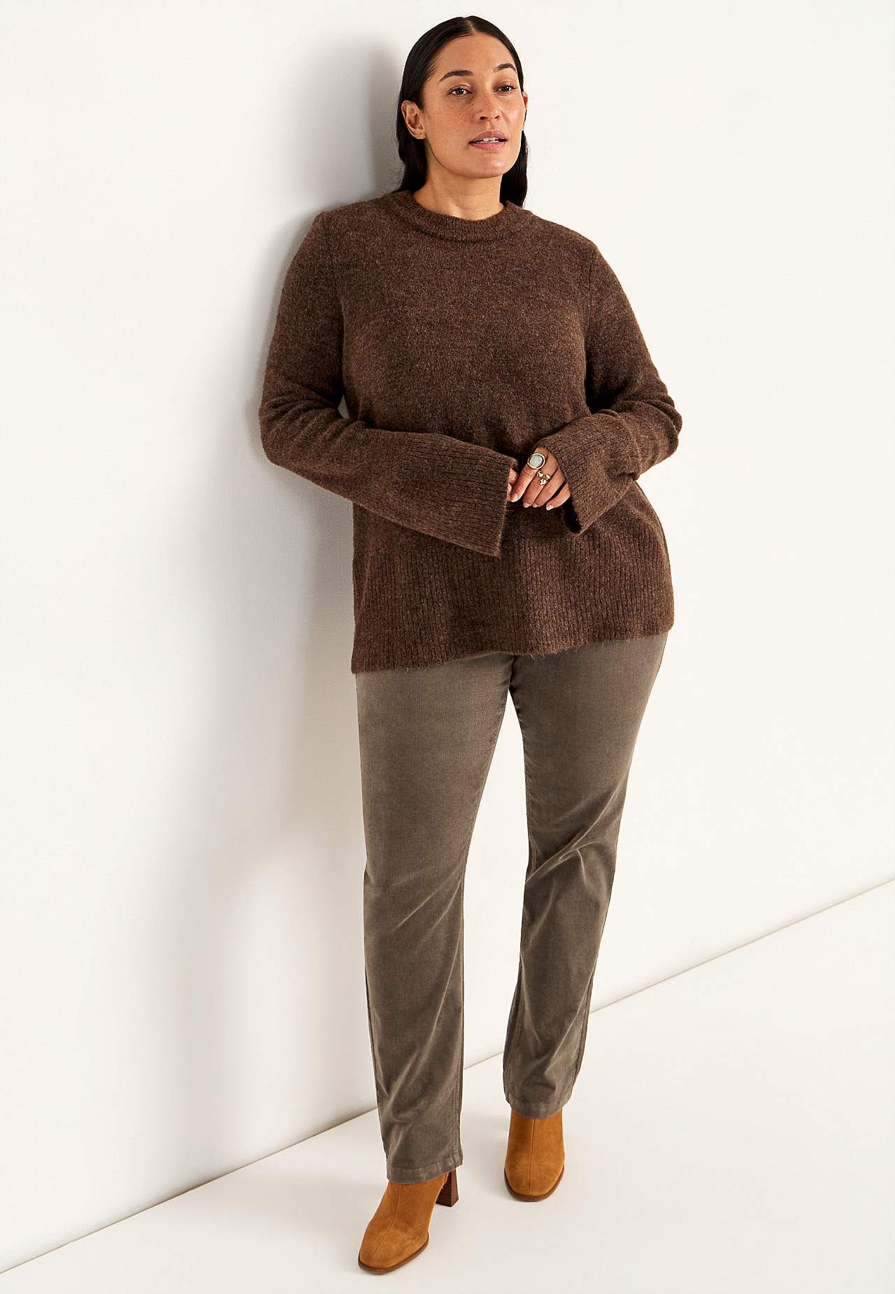 Stretchy corduroy trouser with straight legs