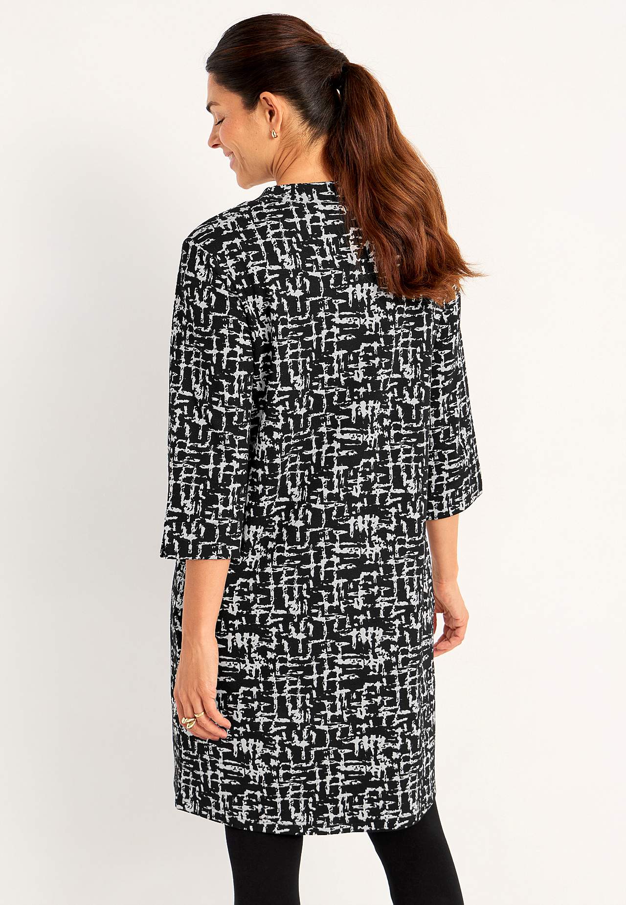 Patterned dress with side pockets