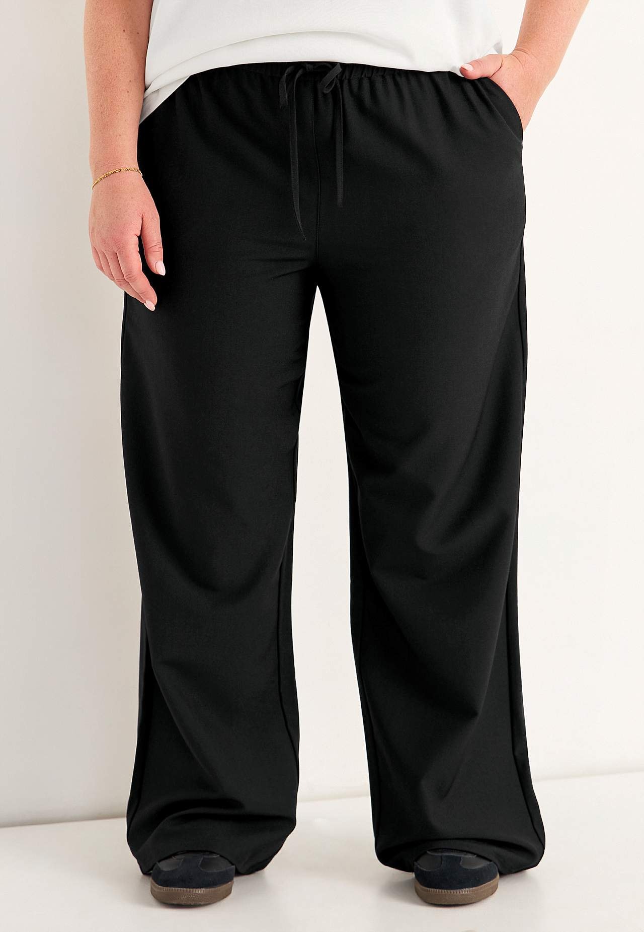 Smart pull-on trousers Pia