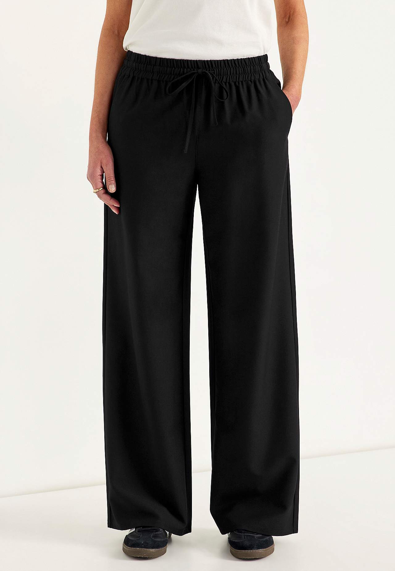 Smart pull-on trousers Pia