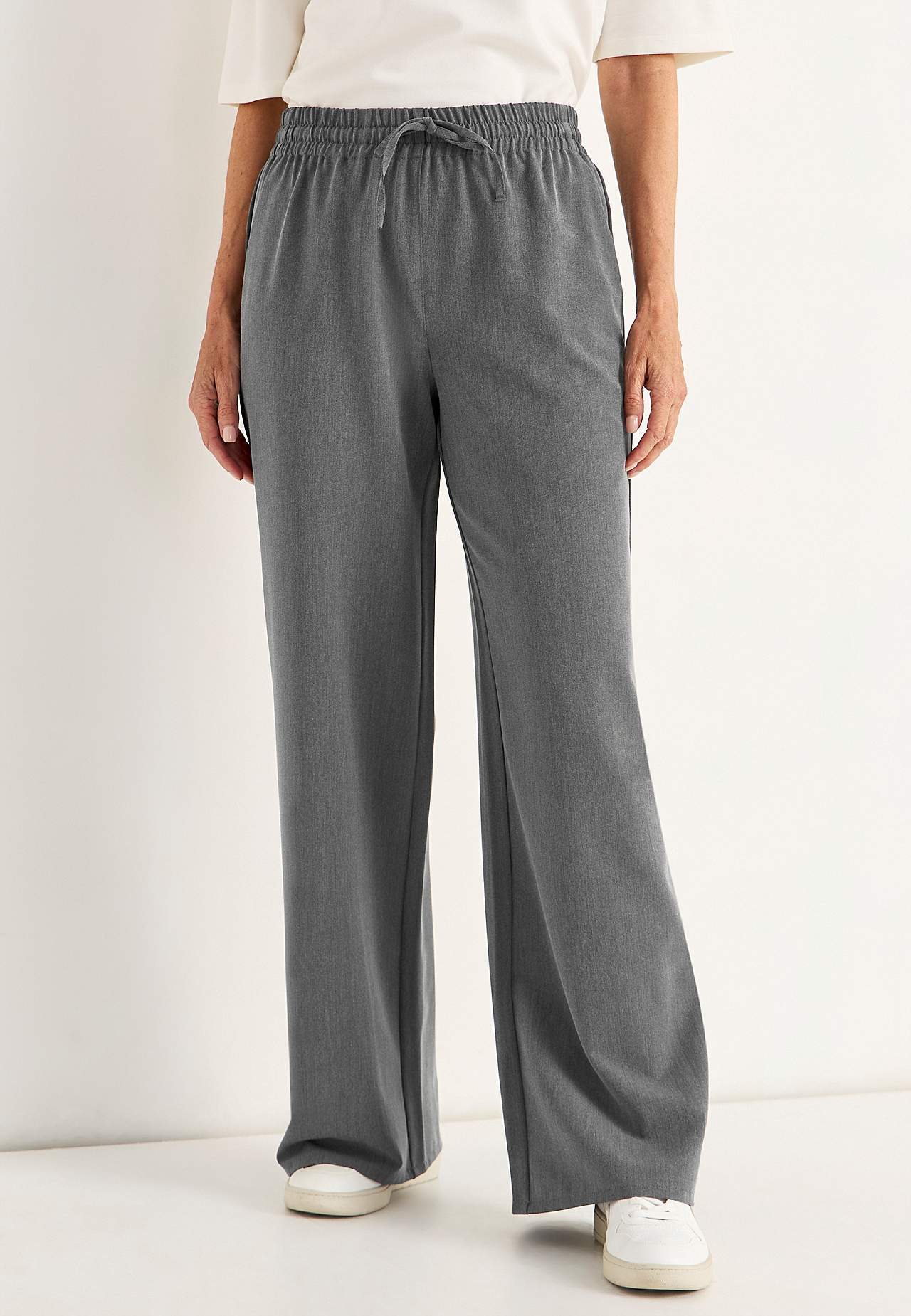 Trousers in Pull-on model in
