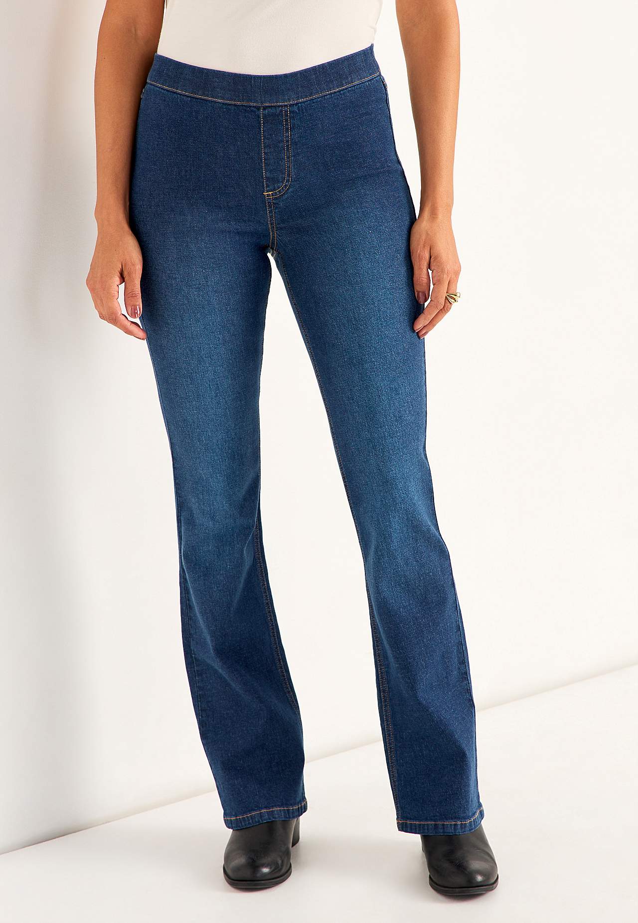Stretchy jeggings with bootcut