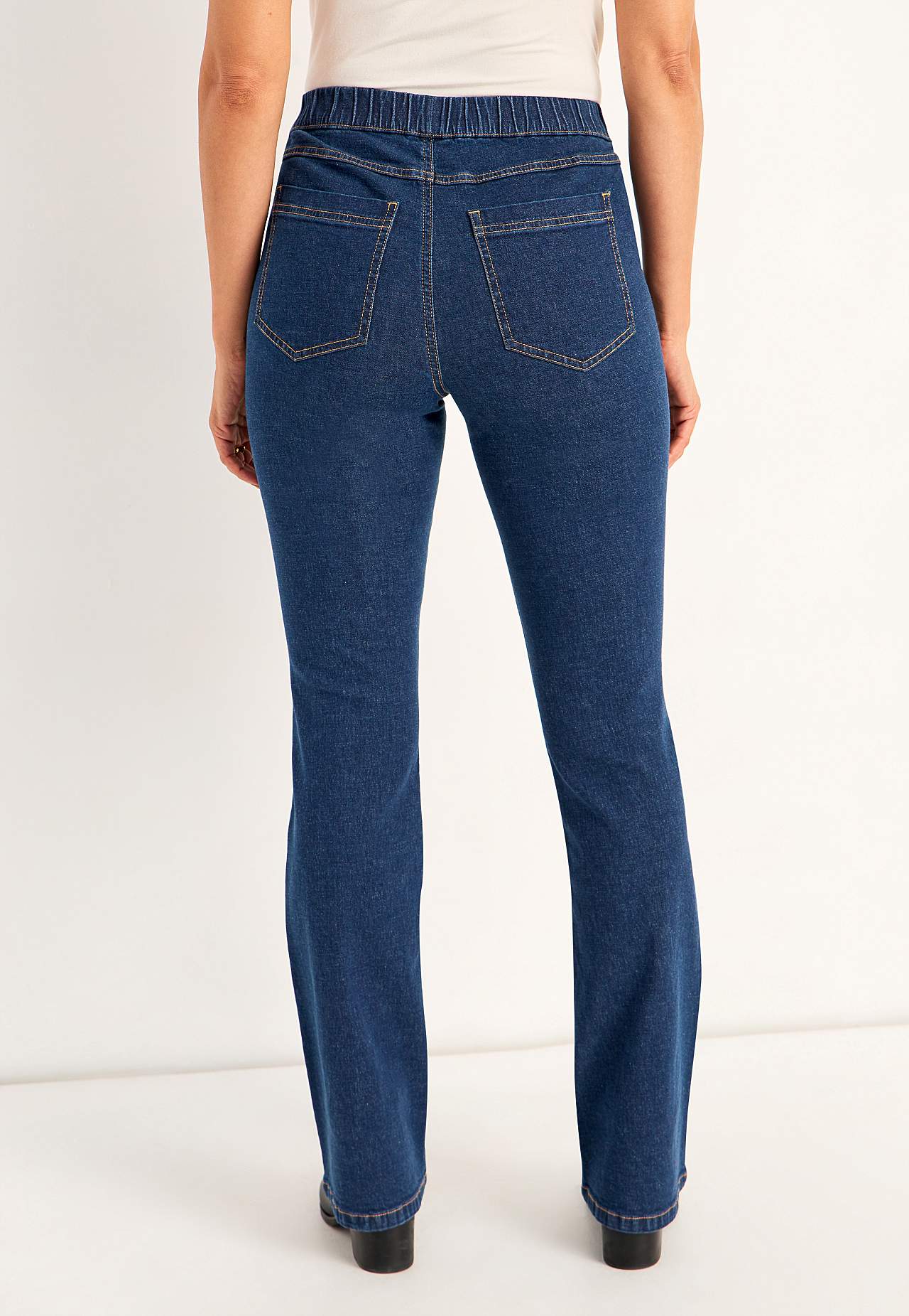 Stretchy jeggings with bootcut