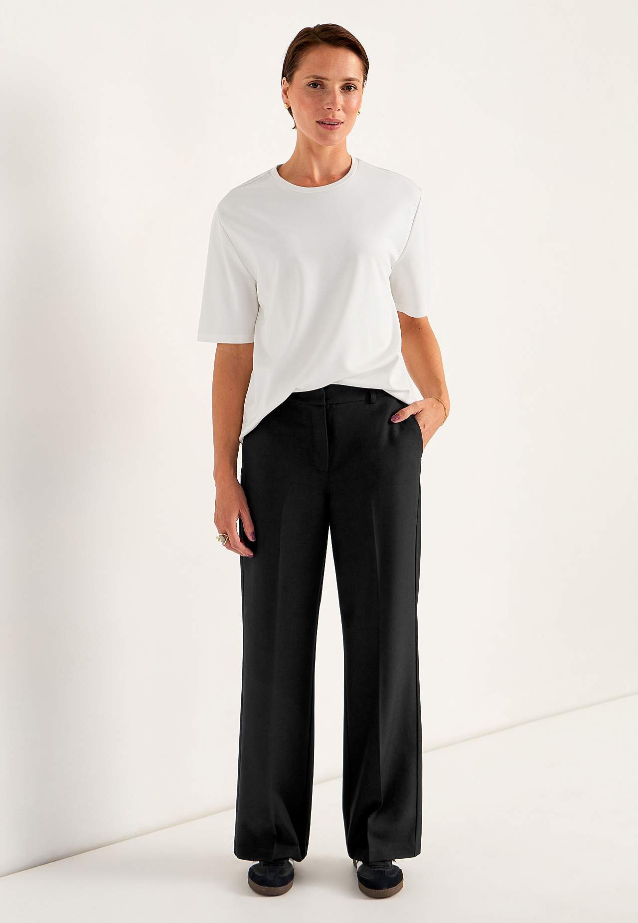 Dress trousers with crease Pia