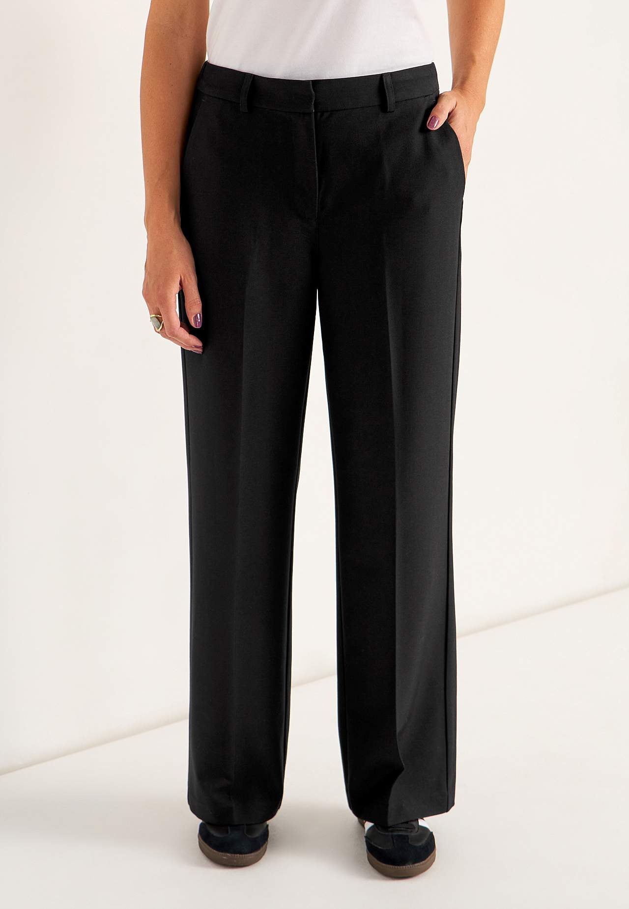 Dress trousers with crease Pia
