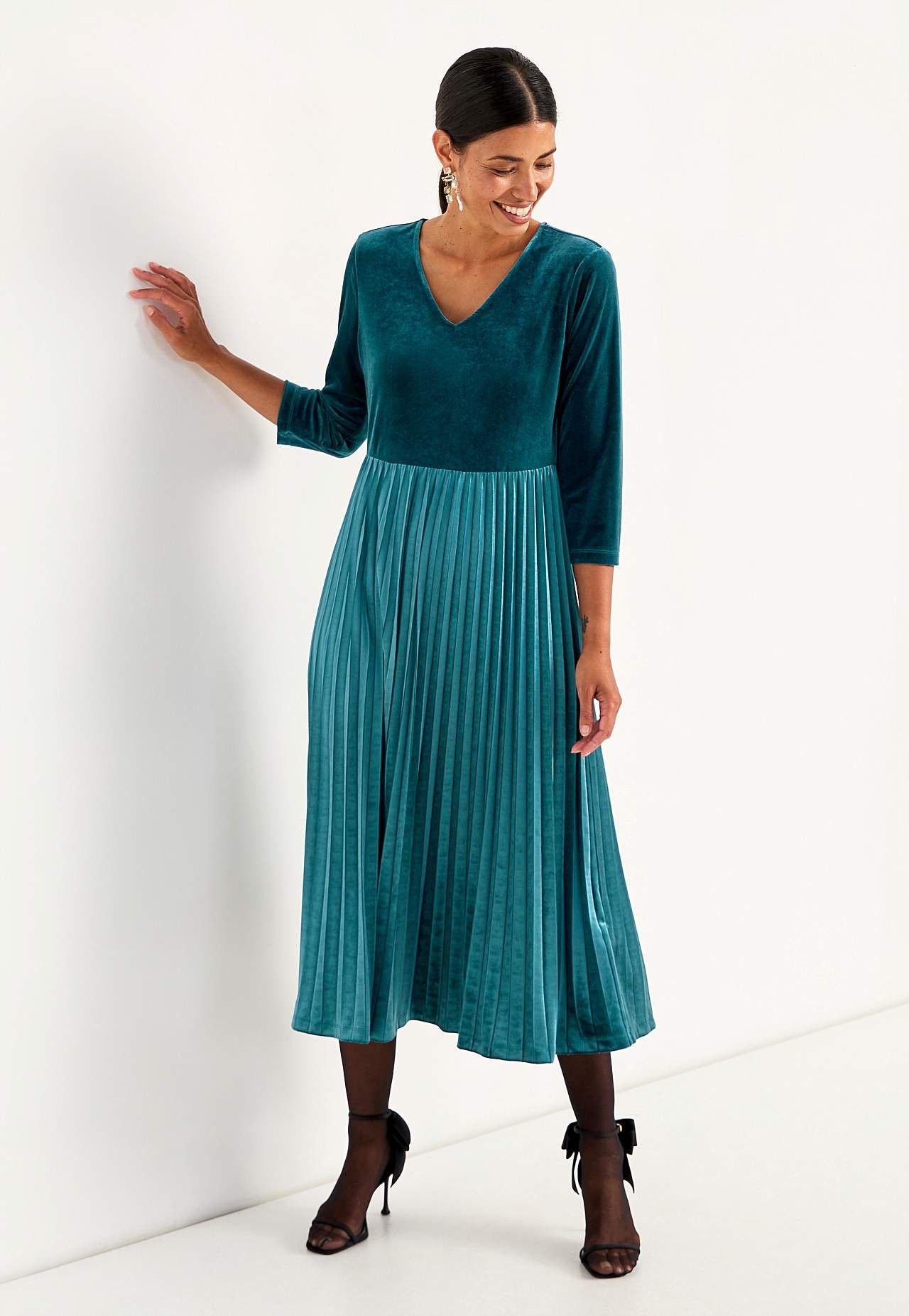 Pleated velvet dress with three-quarter length sleeve