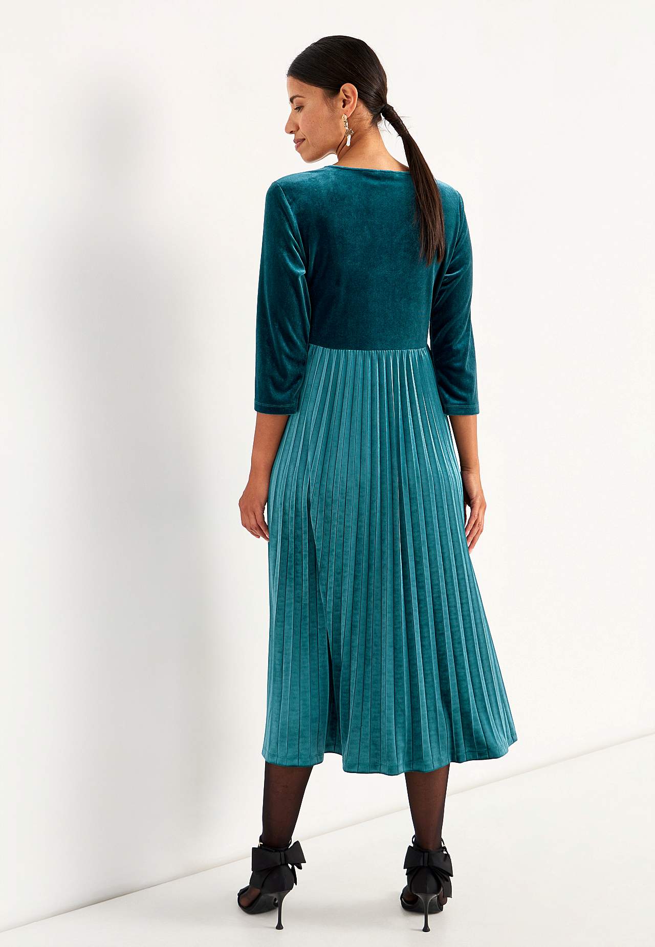 Pleated velvet dress with three-quarter length sleeve