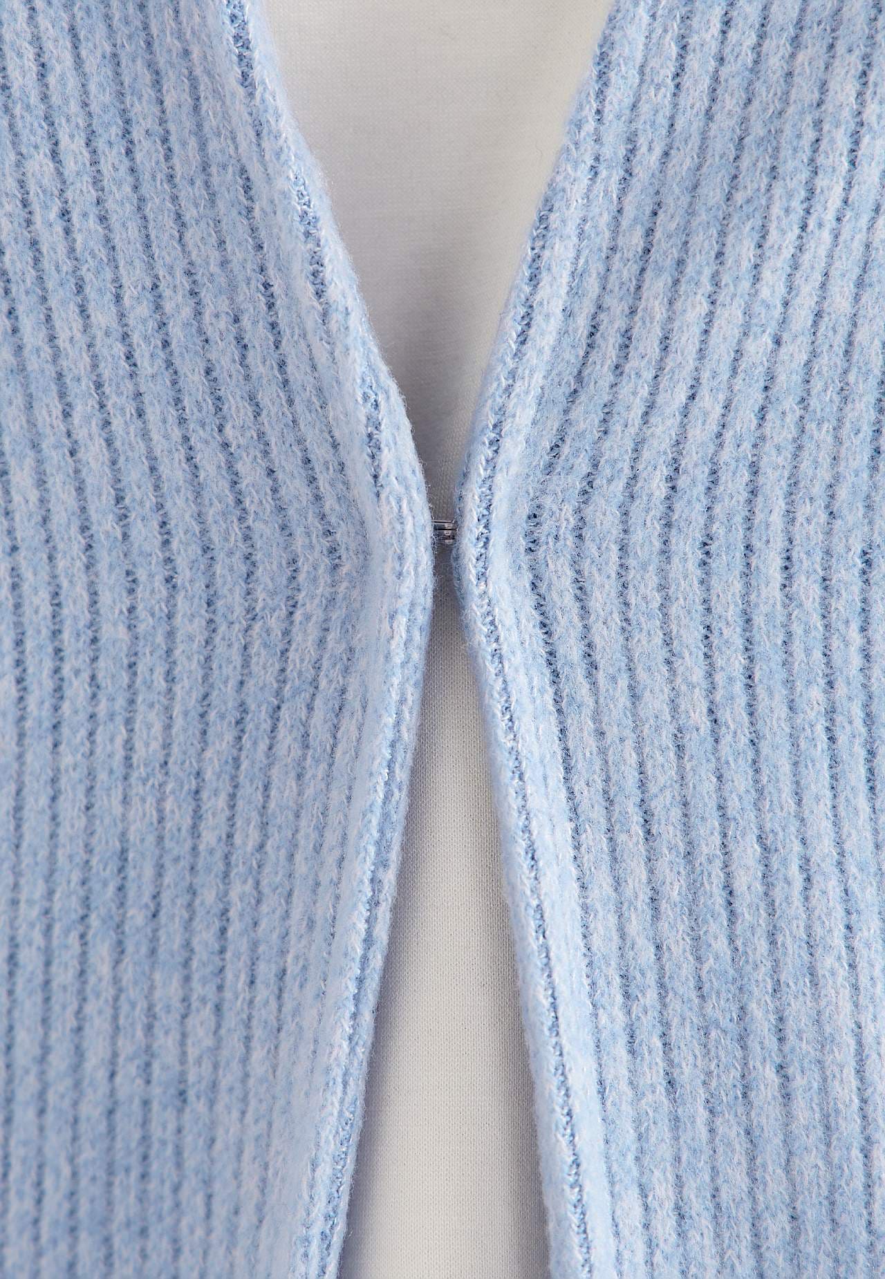 Super soft cardigan with pockets