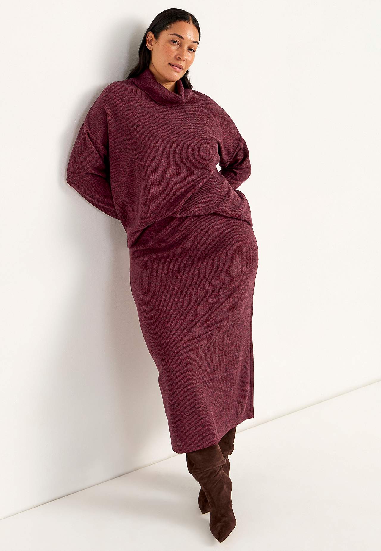 Super soft skirt with slit Beata