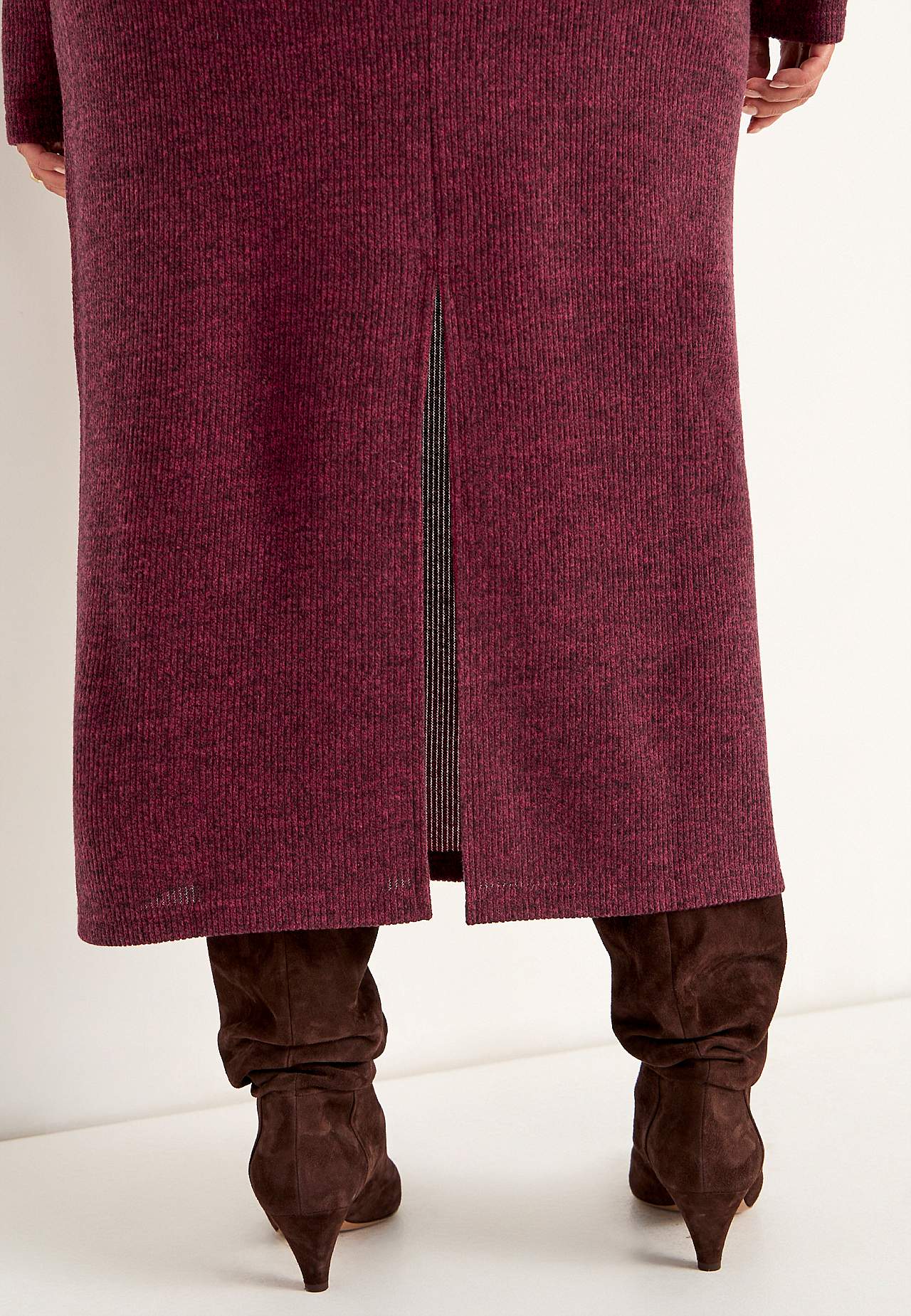 Super soft skirt with slit Beata