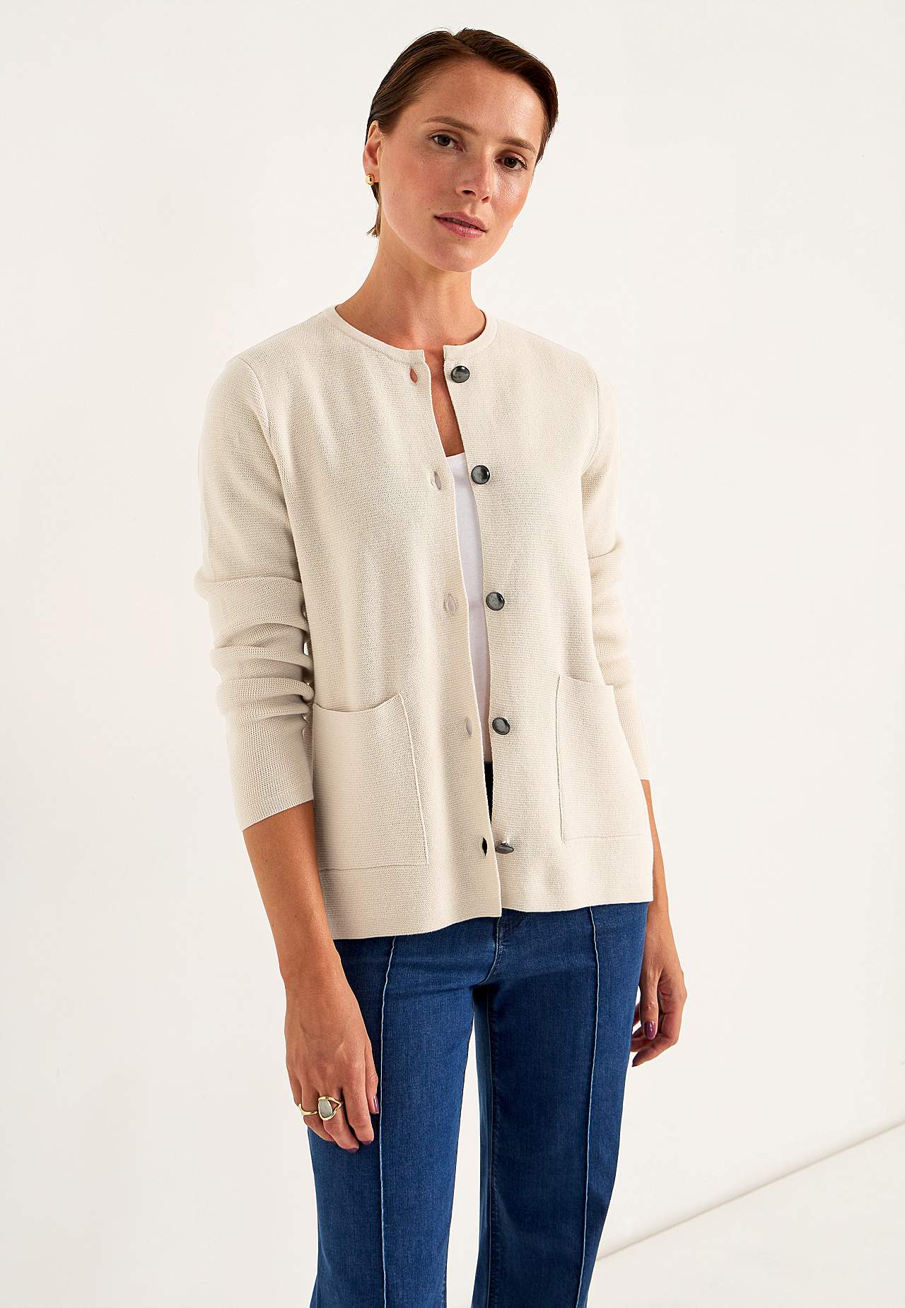 Cardigan with buttons