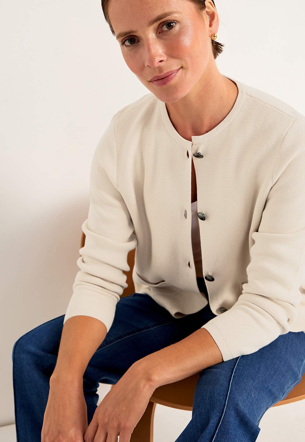 Cardigan with buttons