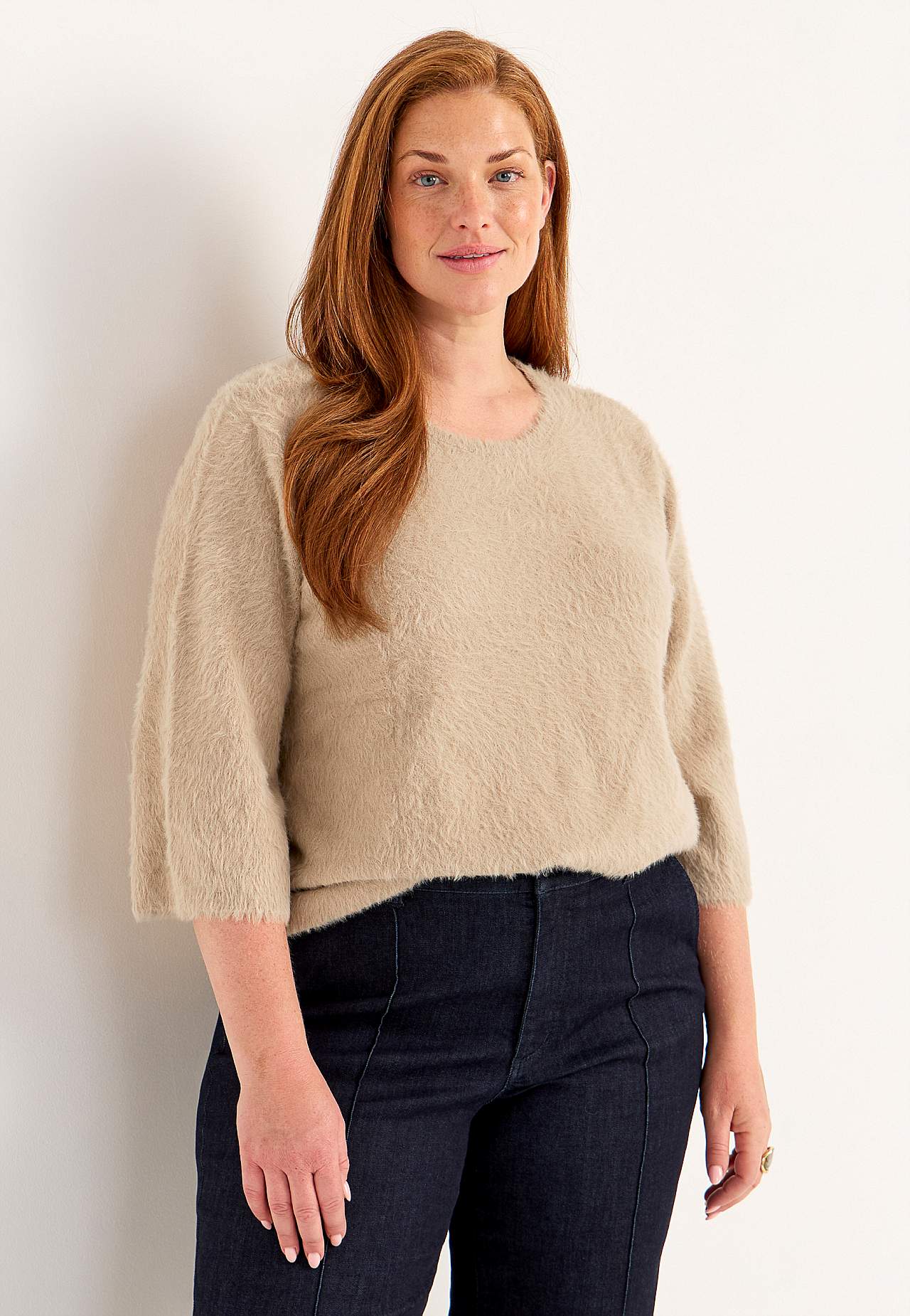 Knitted sweater with 3/4 sleeves