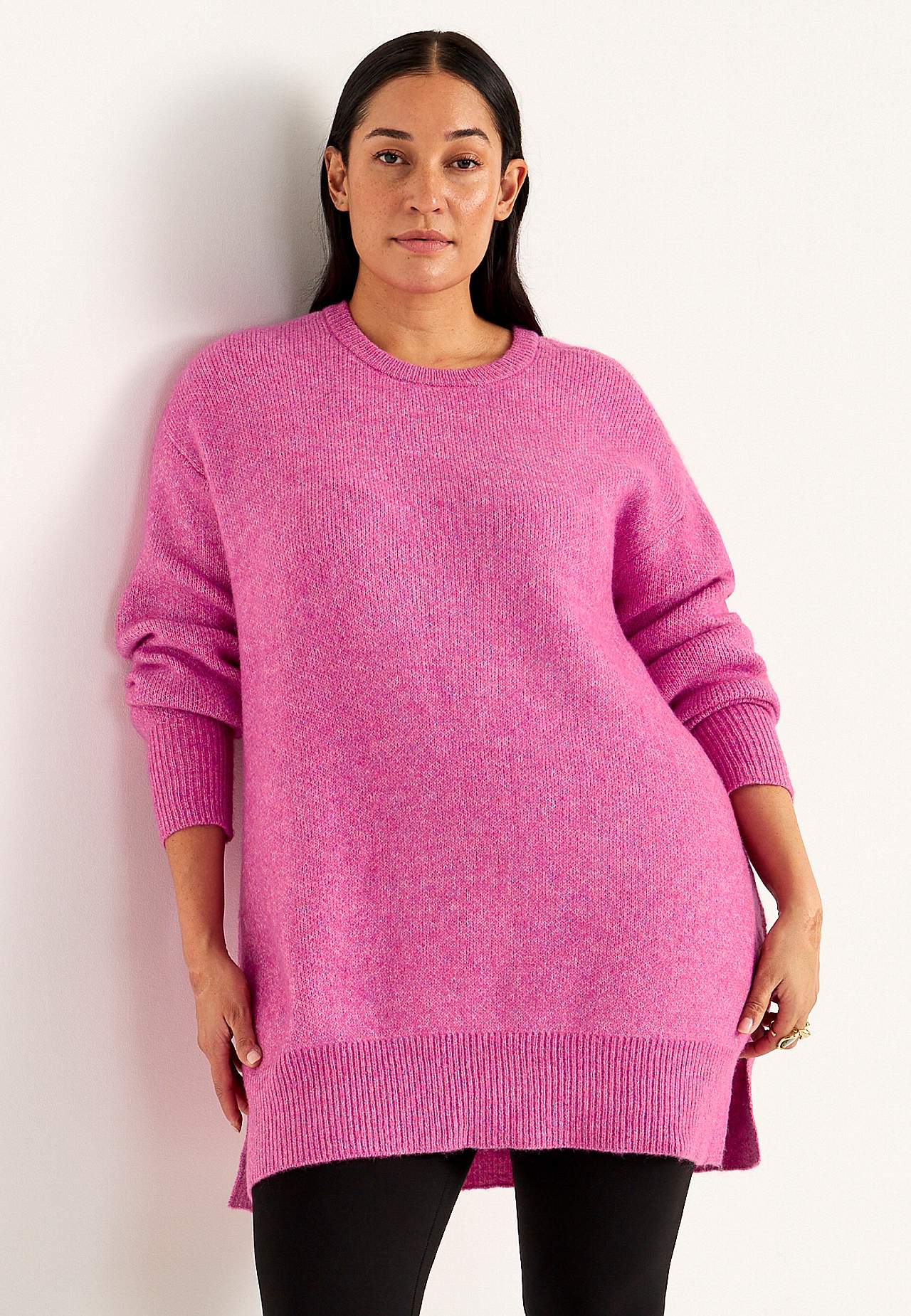 Knitted tunic with slits