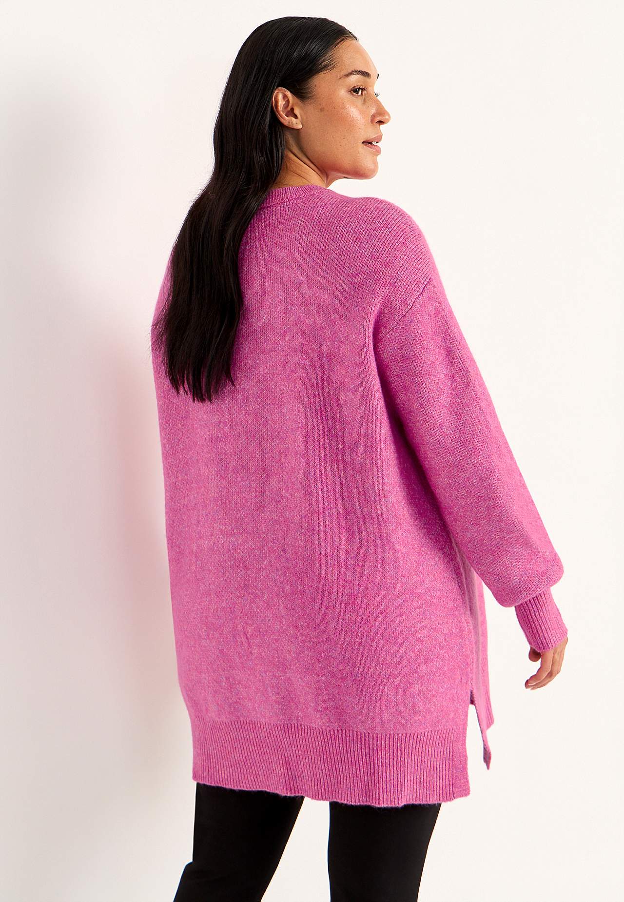Knitted tunic with slits