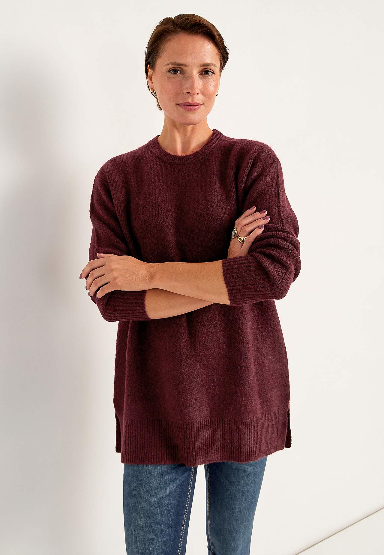 Knitted tunic with slits