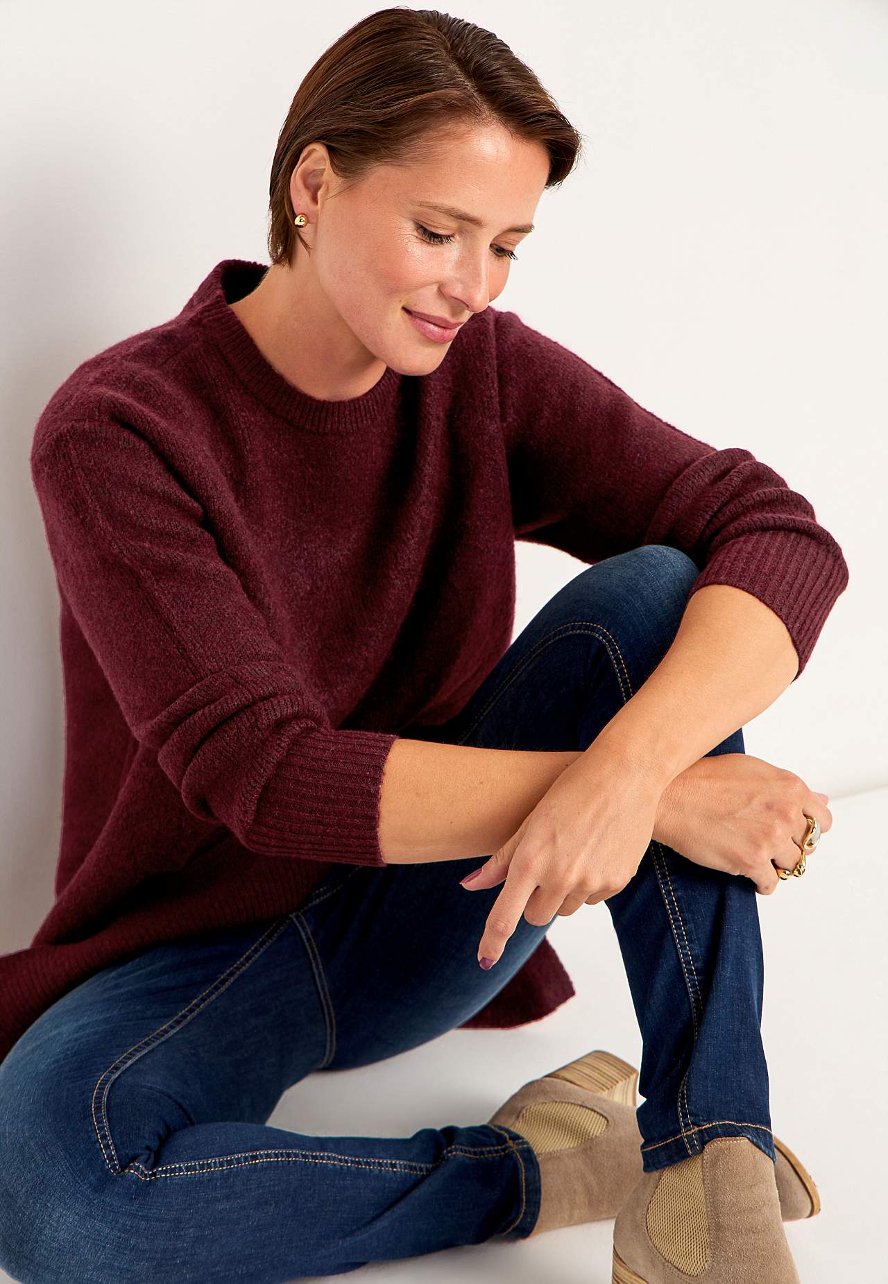 Knitted tunic with slits