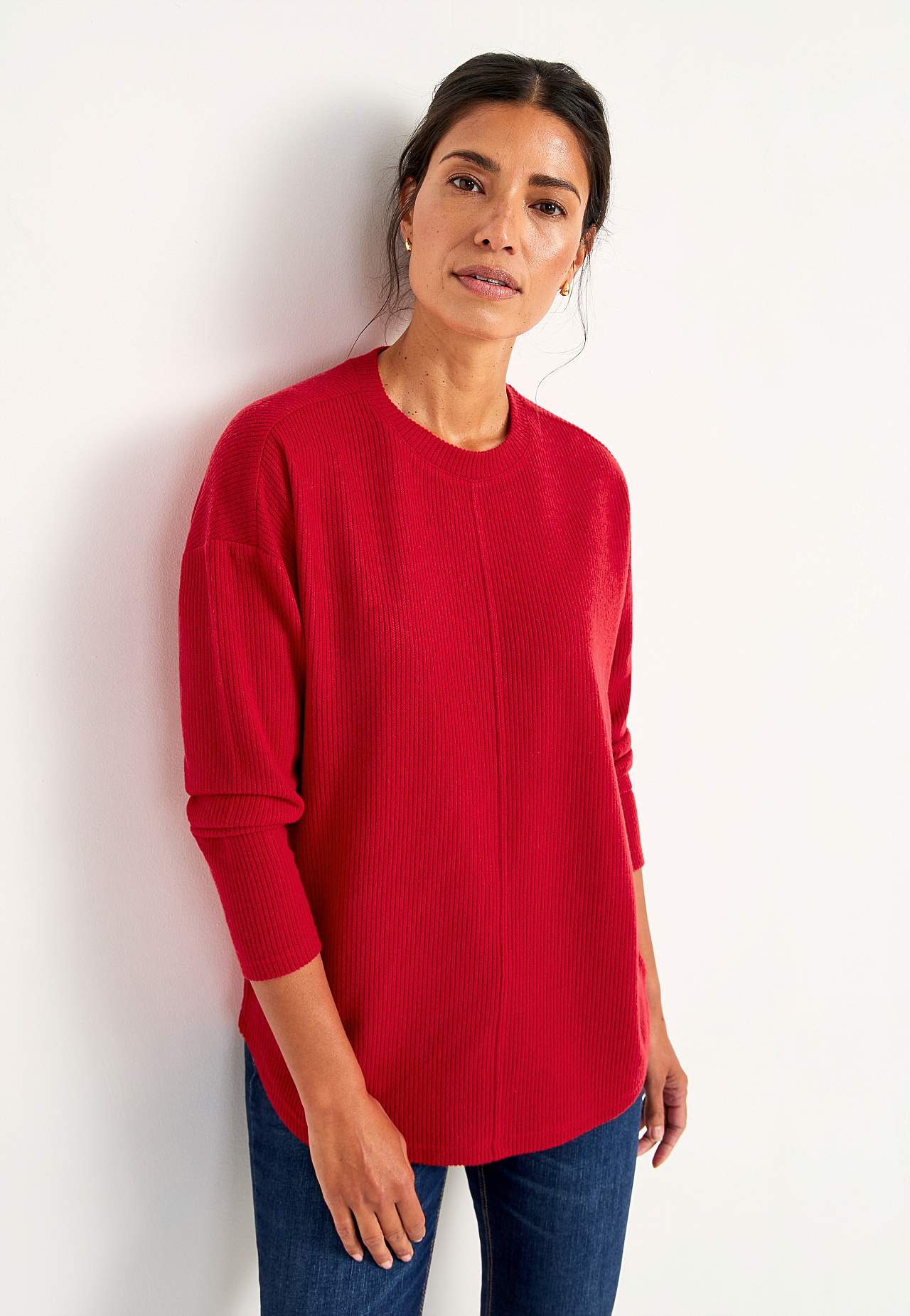 Super soft sweater with decorative center seam Beata