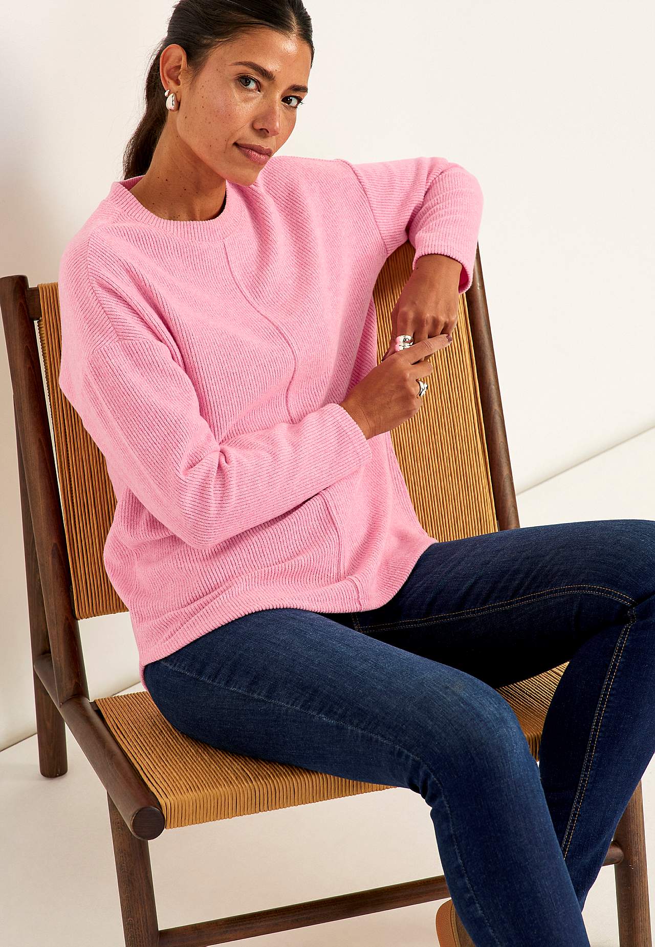 Super soft sweater with decorative center seam Beata