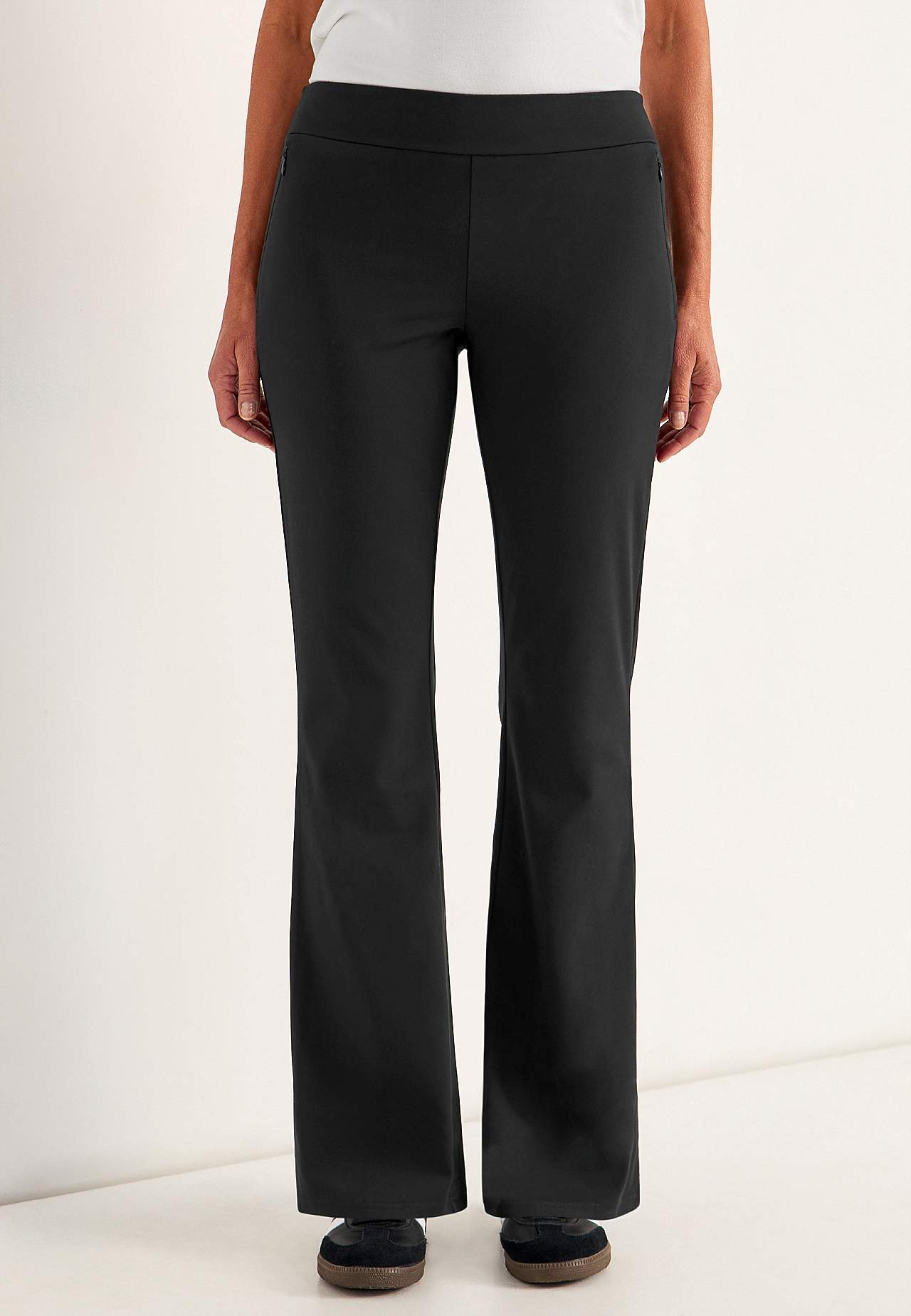 Alsidige jerseybukser med en bootcut Daria – Sort