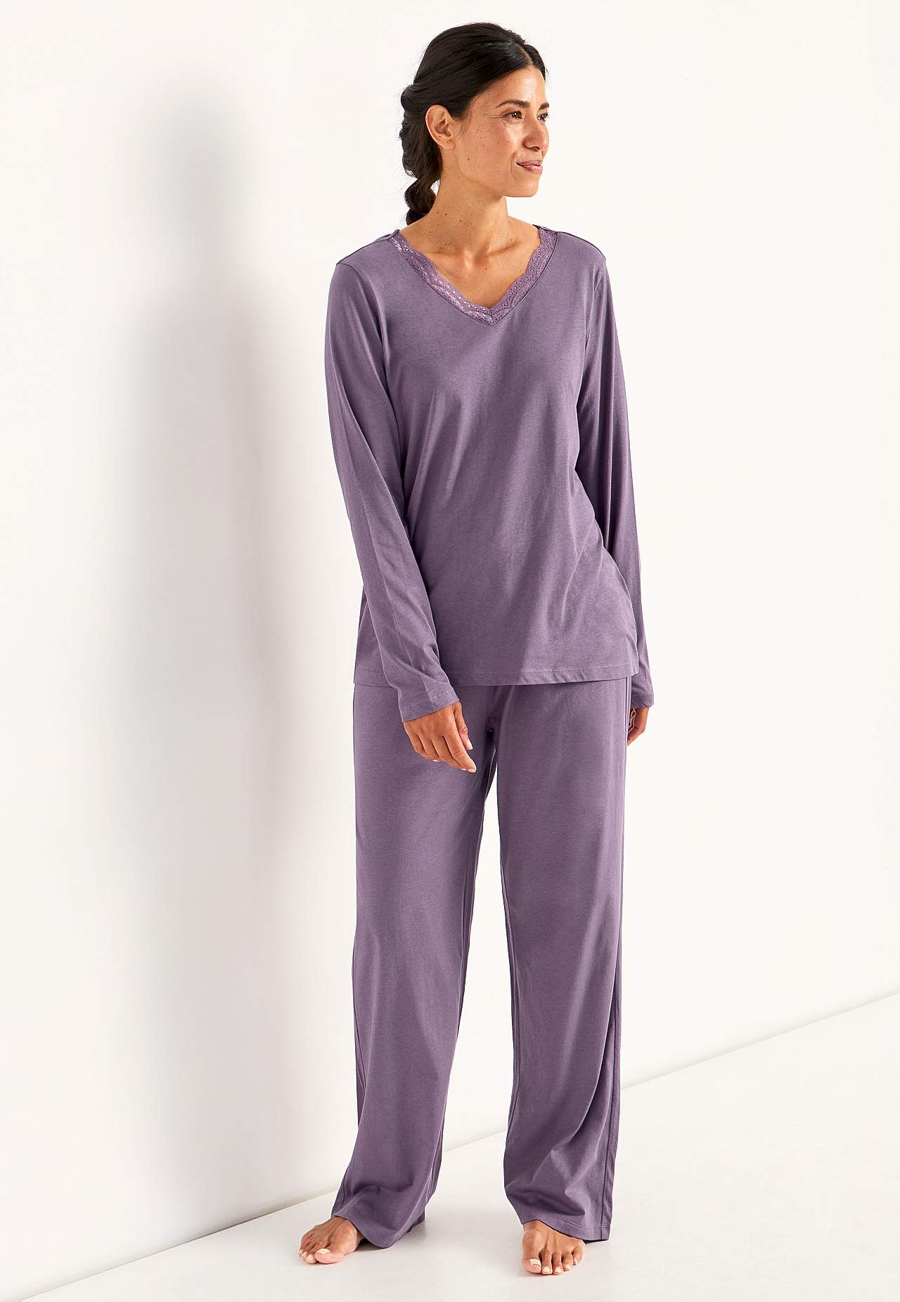 Two piece pyjamas with lace edge