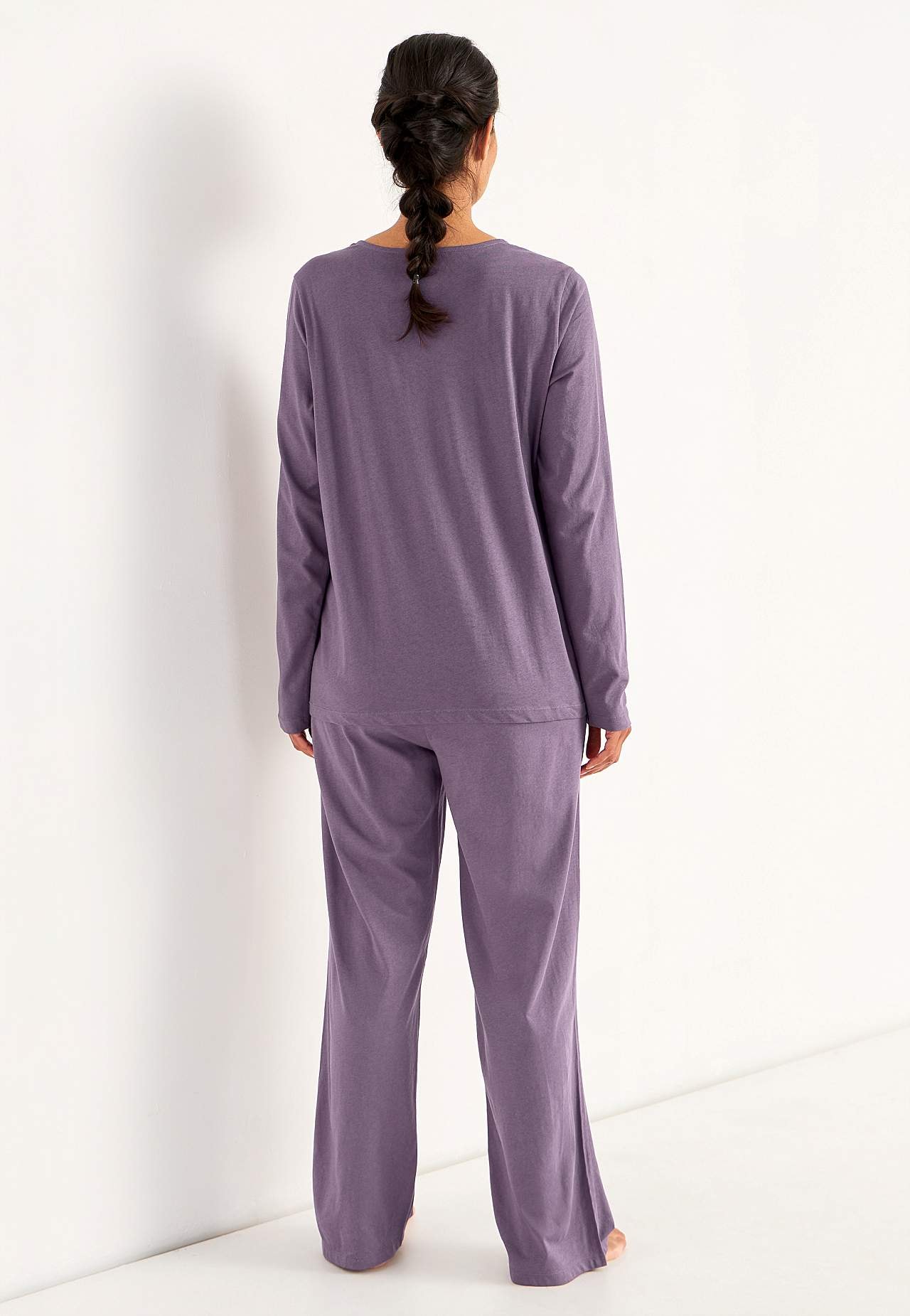 Two piece pyjamas with lace edge