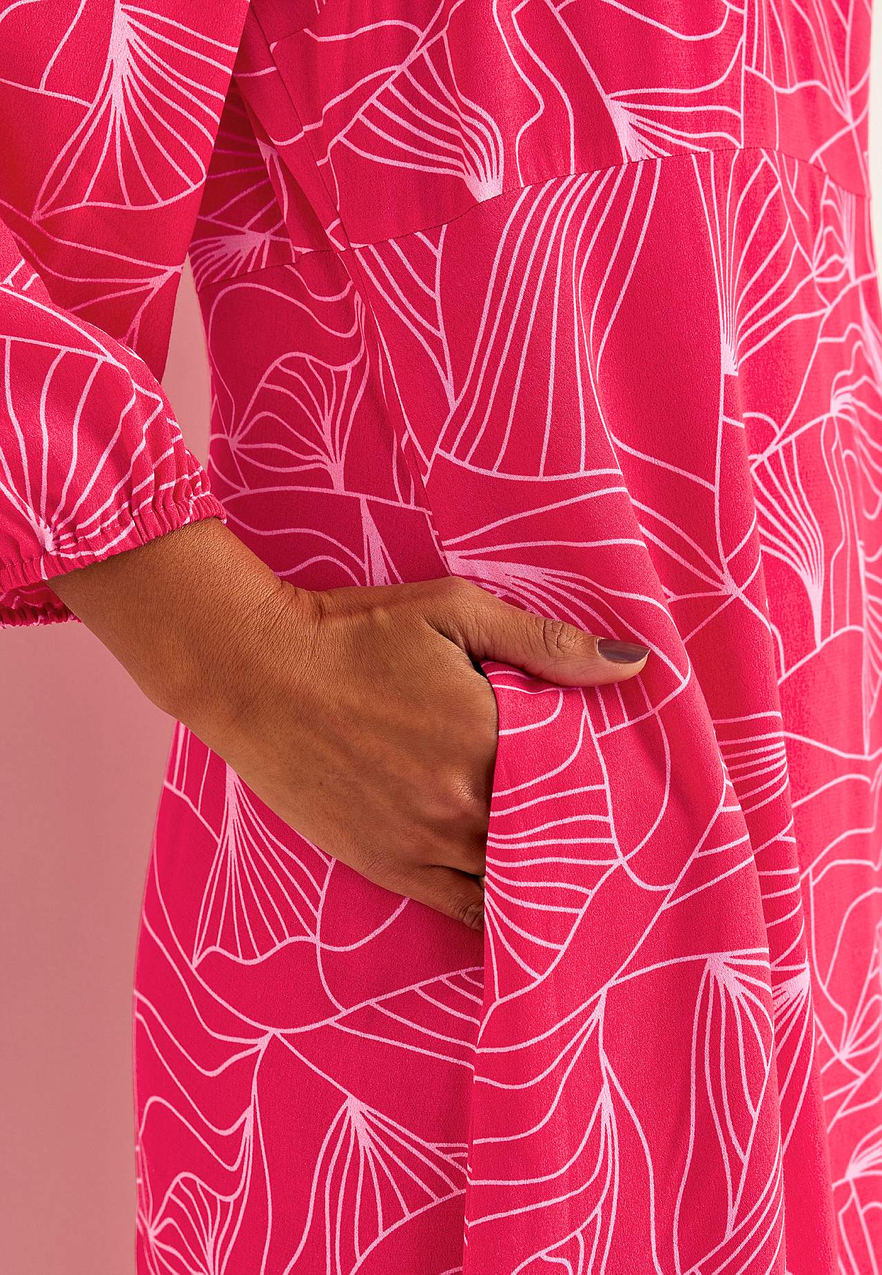 Woven dress with pockets