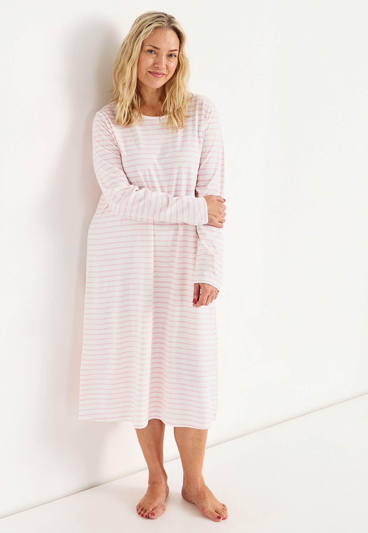 Long-sleeved nightdress