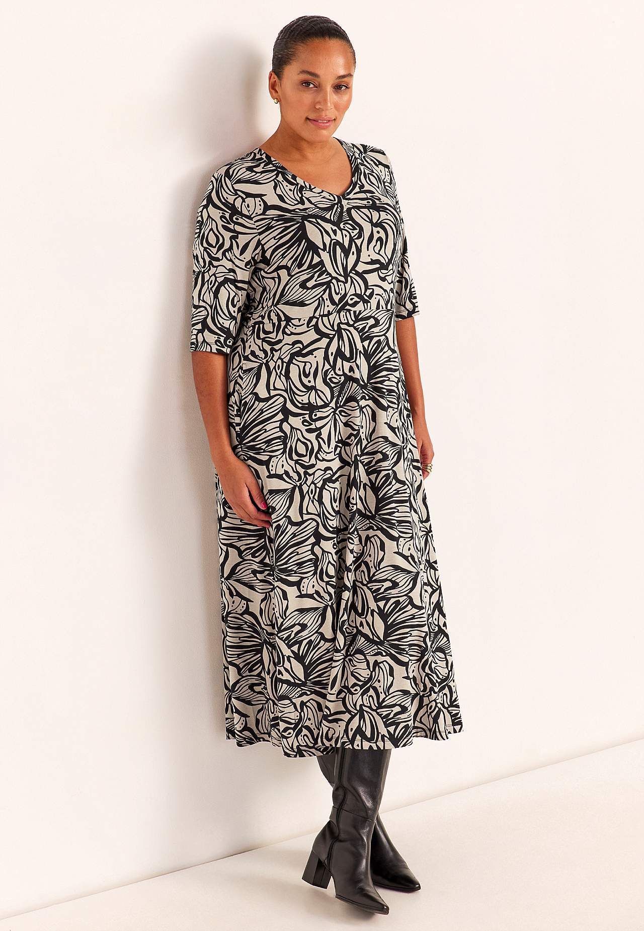 Patterned viscose dress with pockets