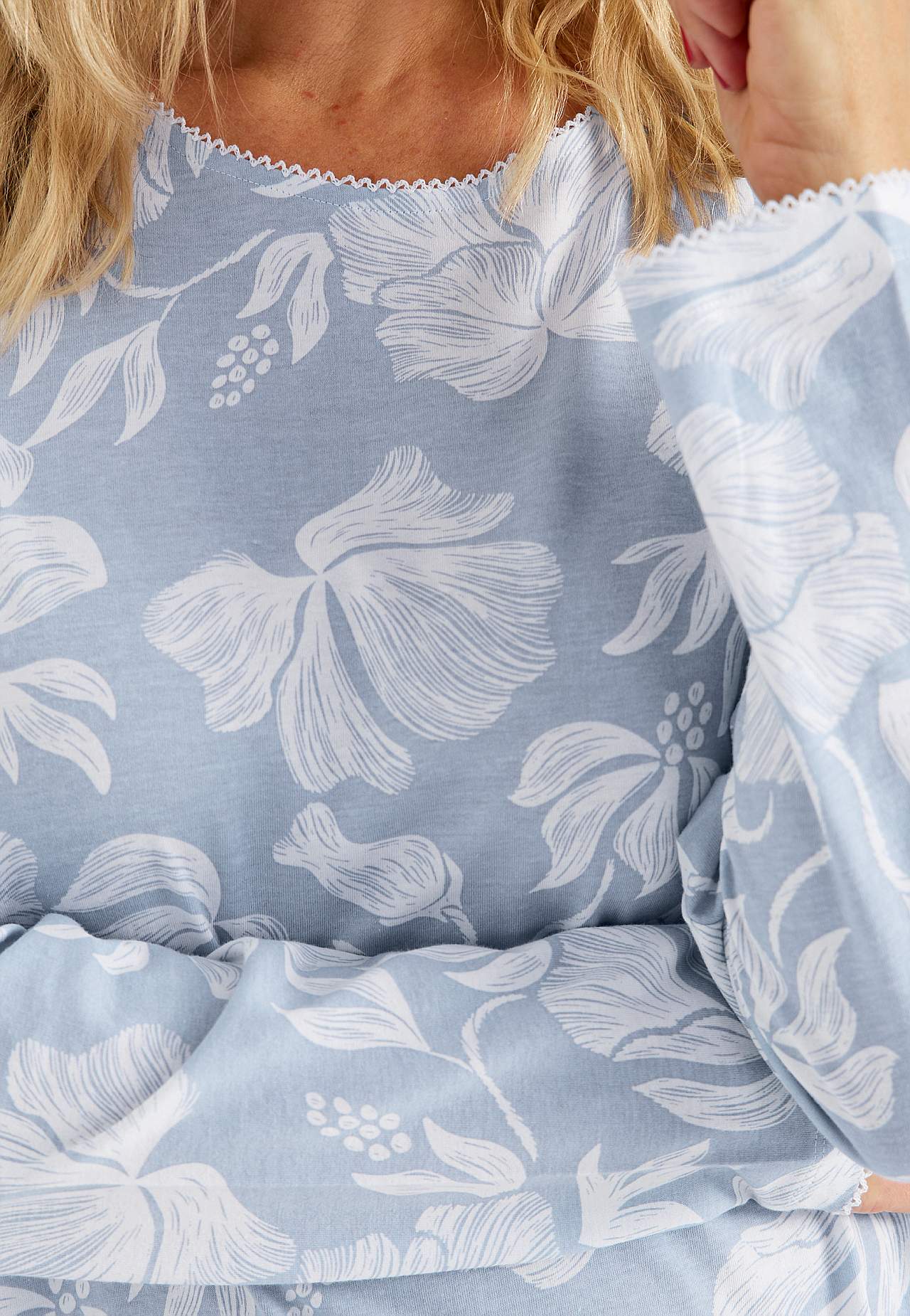 Nightdress with a flower pattern