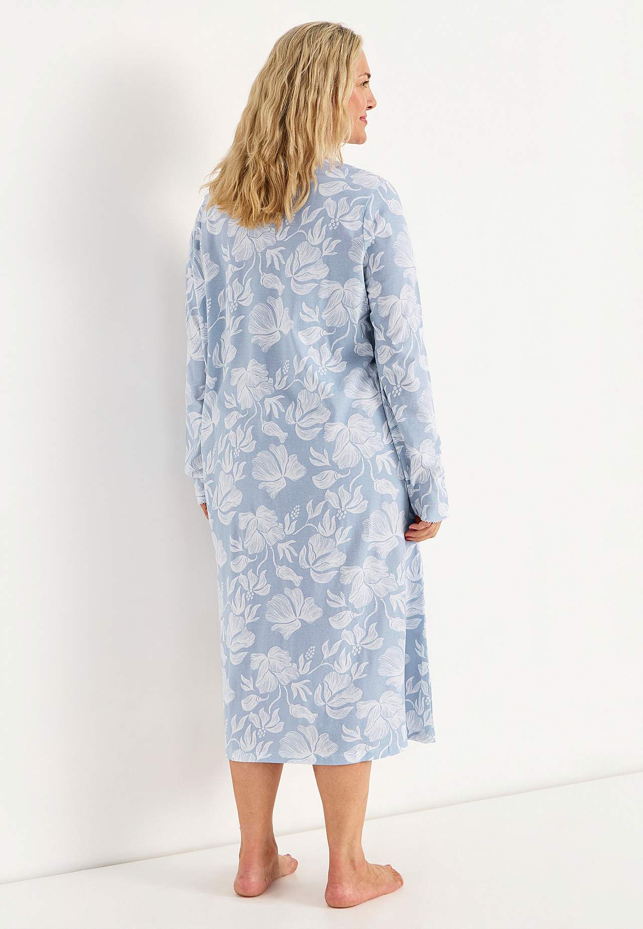 Nightdress with a flower pattern