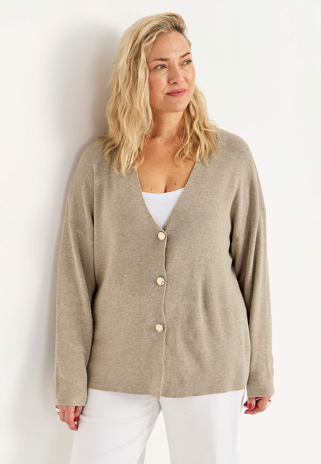 Fine-knitted cardigan