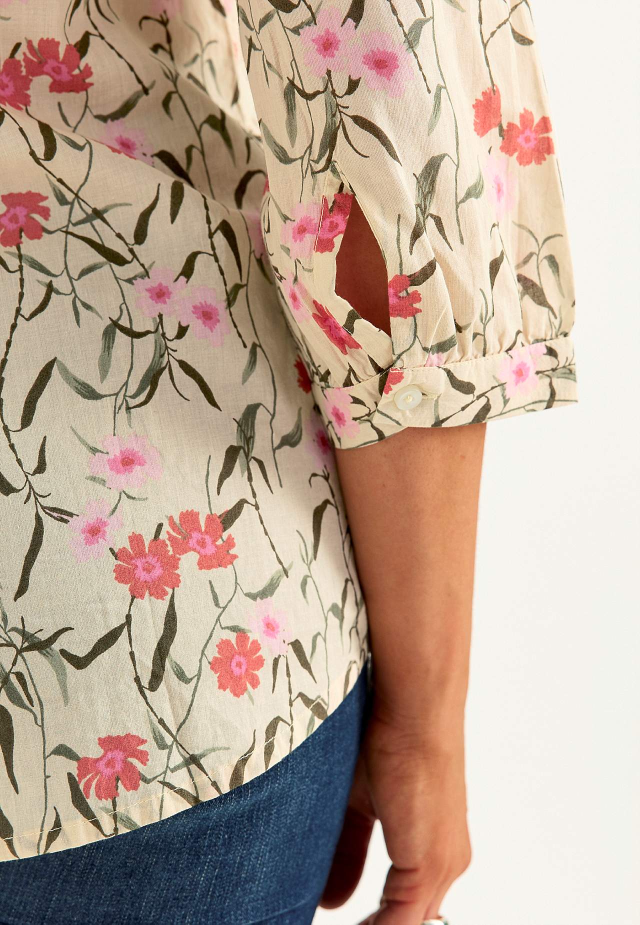 Woven tunic with a flower pattern