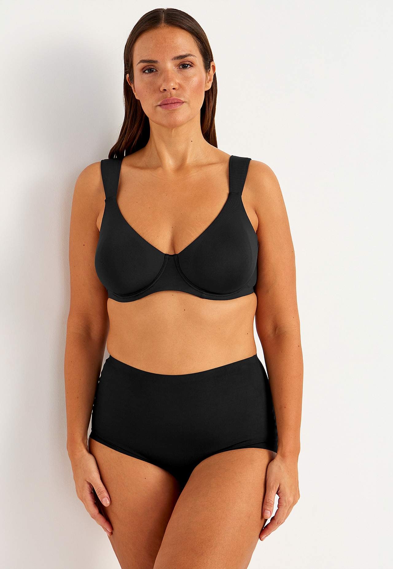 Unpadded underwired bra