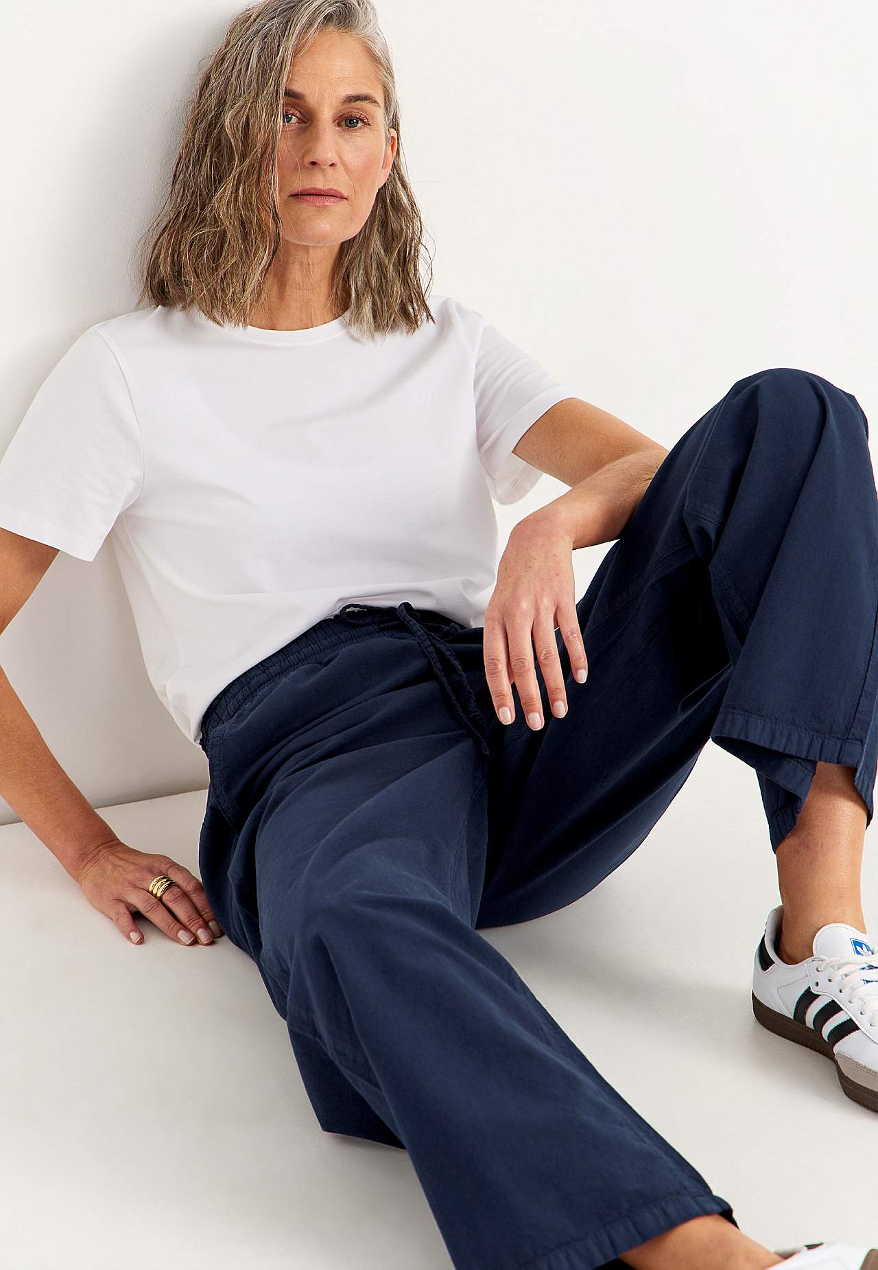 Trousers in washed cotton