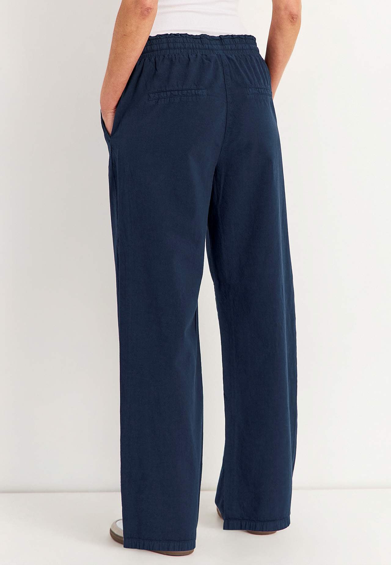 Trousers in washed cotton