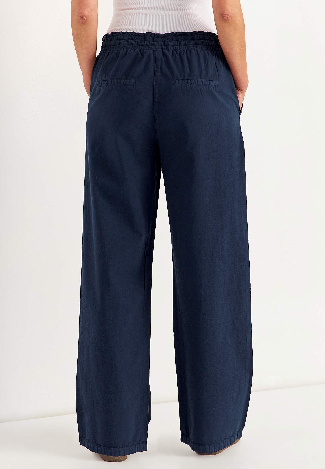 Trousers in washed cotton