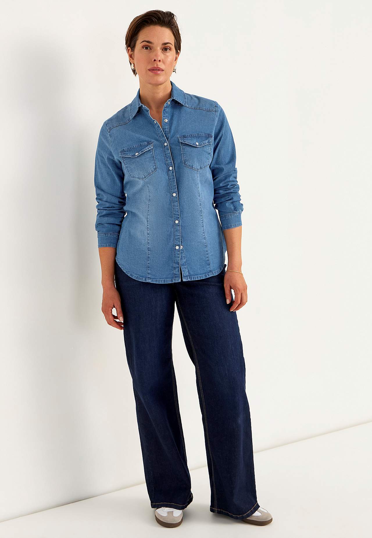Denim shirt in slightly lighter denim