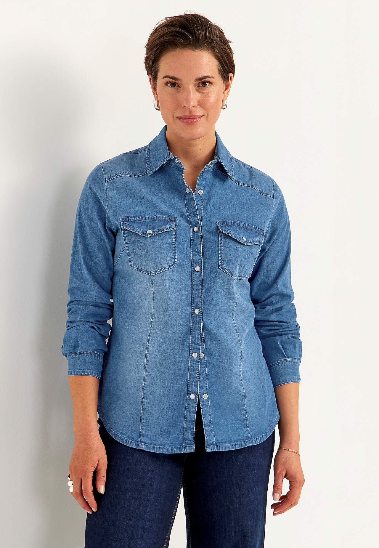 Denim shirt in slightly lighter denim